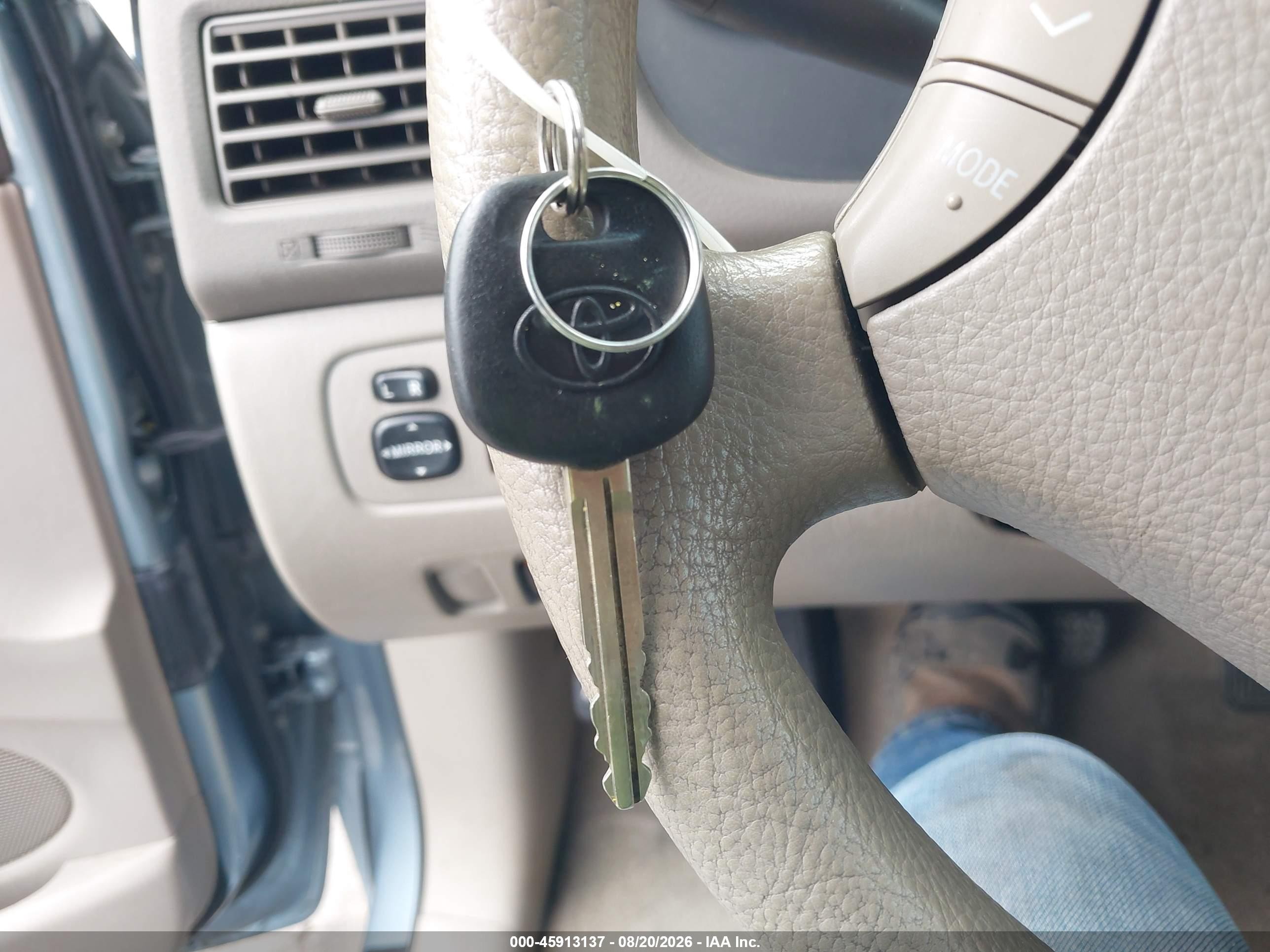 2010 Toyota Sienna Le Blue vin: 5TDKK4CCXAS325768
