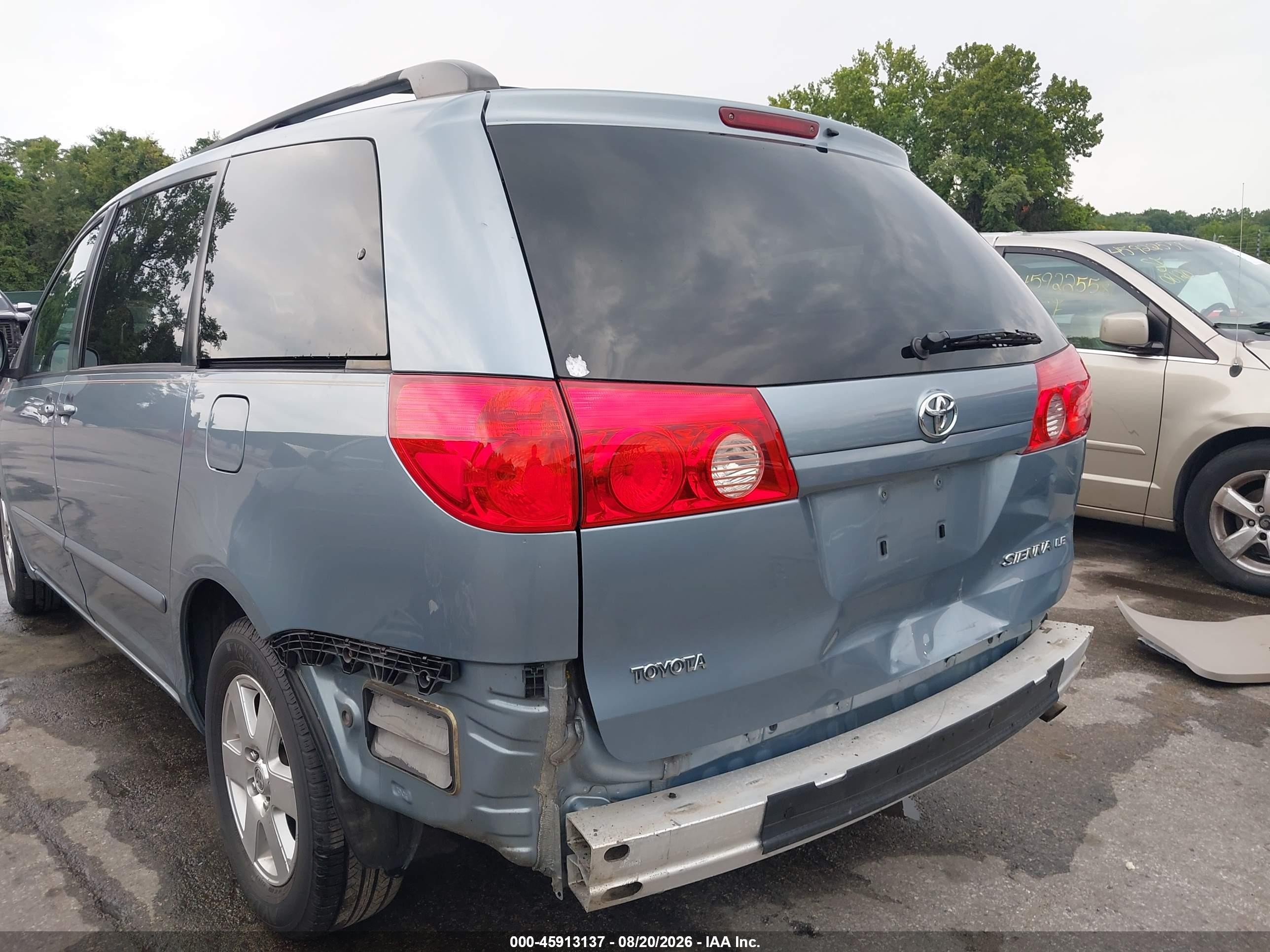 2010 Toyota Sienna Le Blue vin: 5TDKK4CCXAS325768