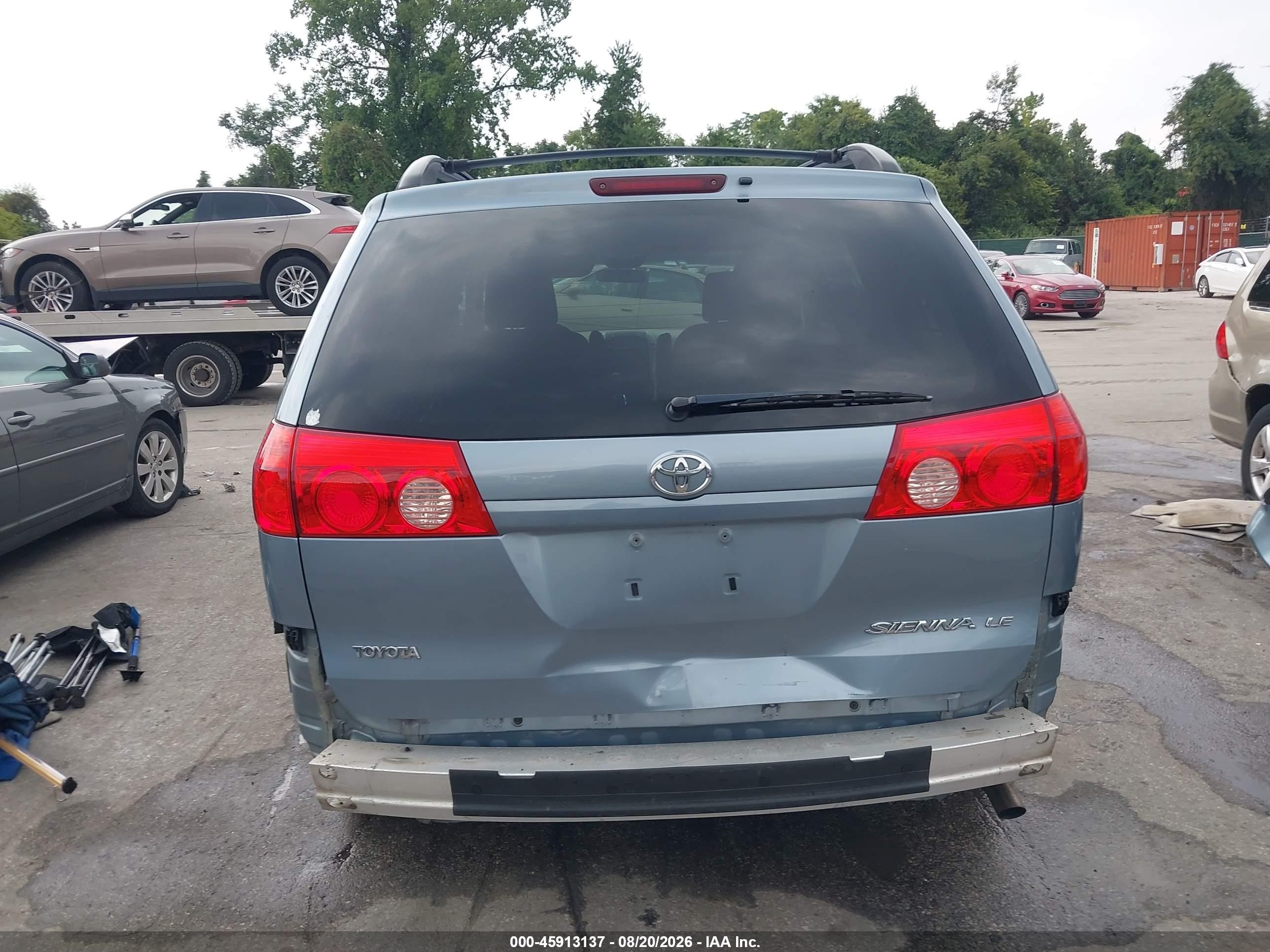 2010 Toyota Sienna Le Blue vin: 5TDKK4CCXAS325768