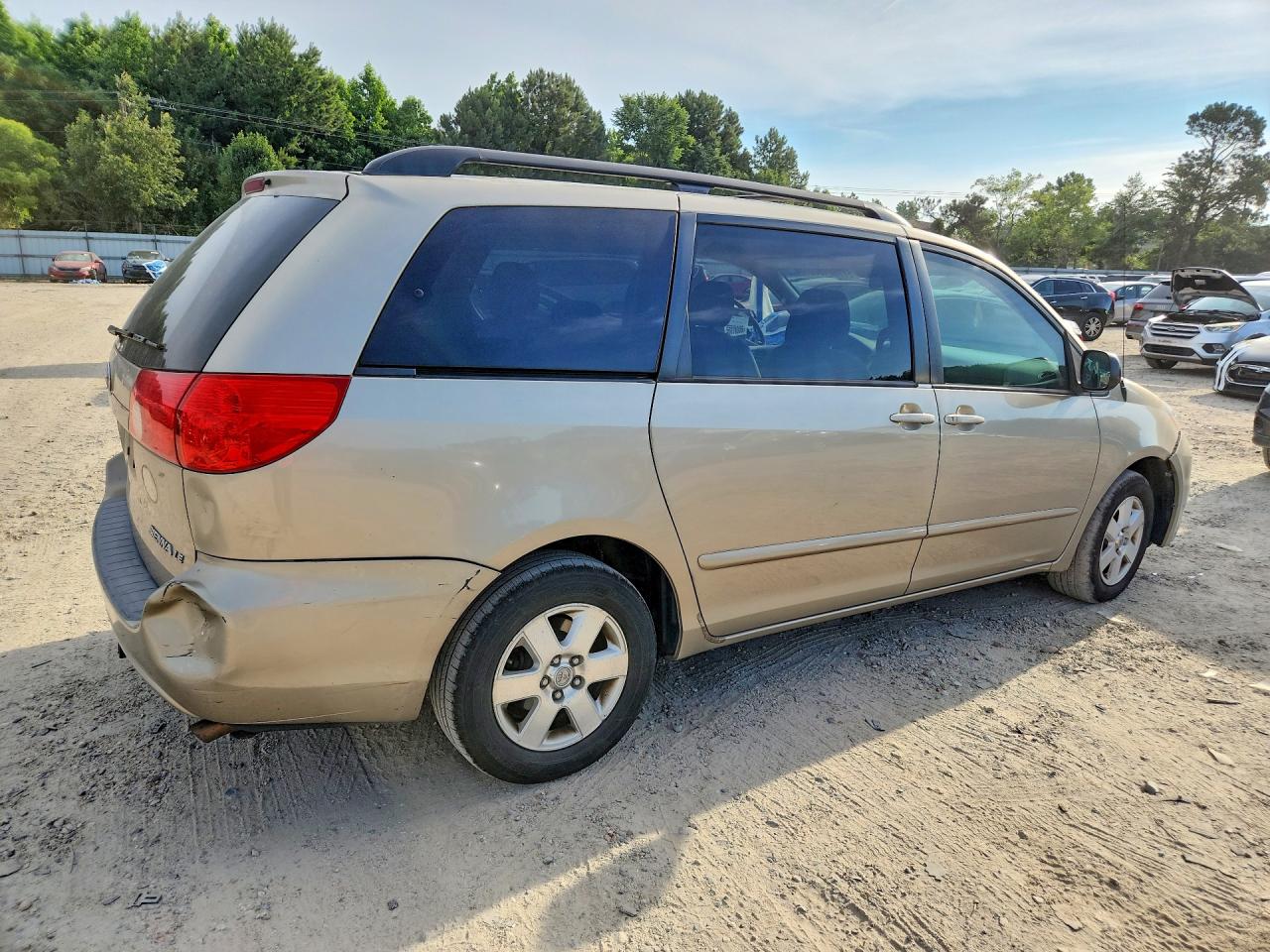 2010 Toyota Sienna Beige vin: 5TDKK4CCXAS327469