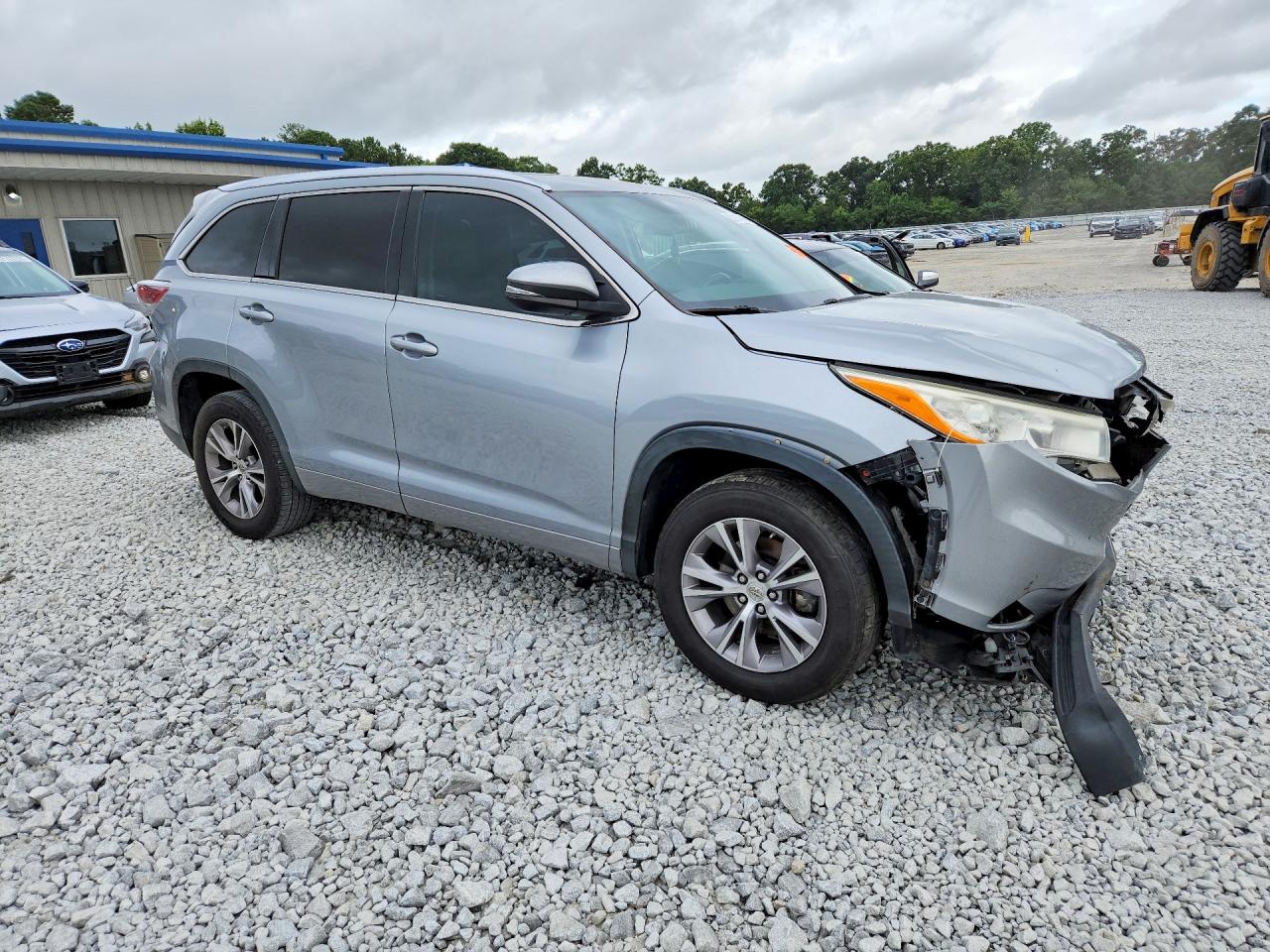 2014 Toyota Highlander Xle Silver vin: 5TDKKRFH0ES027482