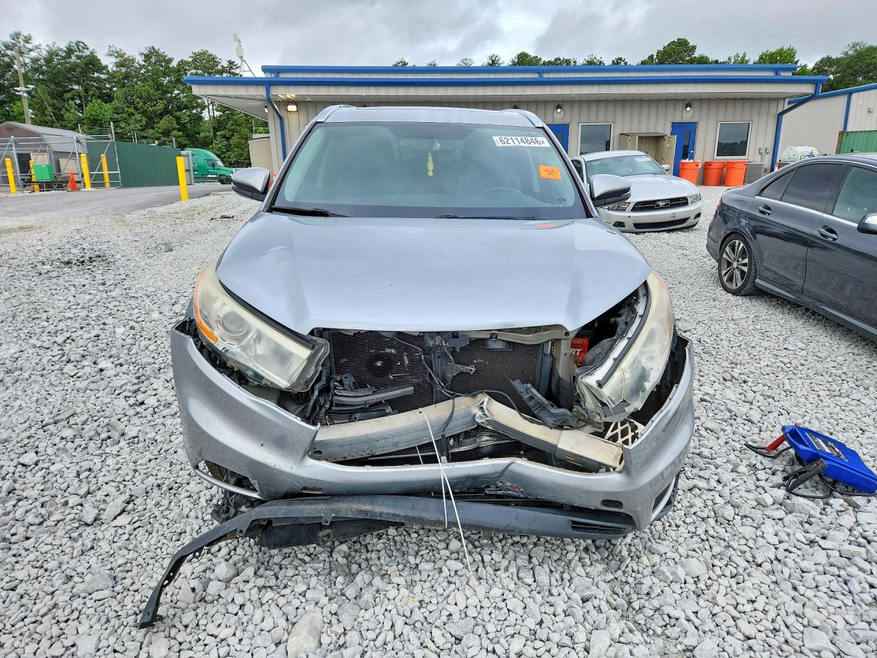 2014 Toyota Highlander Xle Silver vin: 5TDKKRFH0ES027482