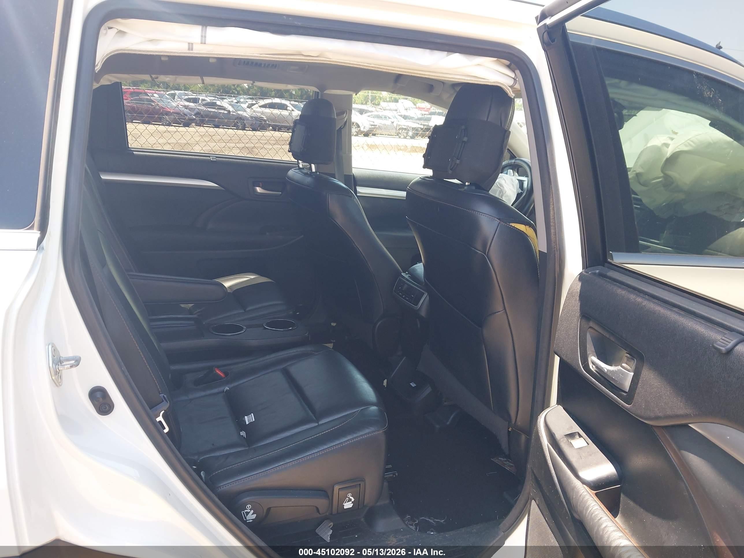 2015 Toyota Highlander Xle V6 White vin: 5TDKKRFH0FS058698
