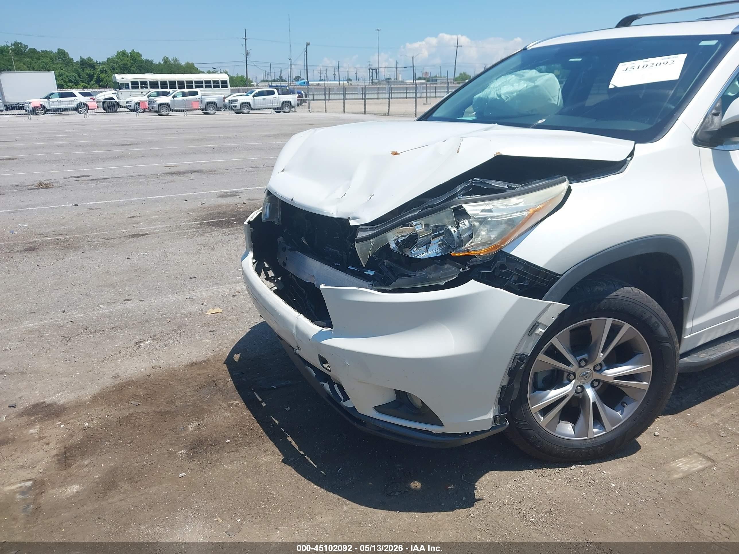 2015 Toyota Highlander Xle V6 White vin: 5TDKKRFH0FS058698