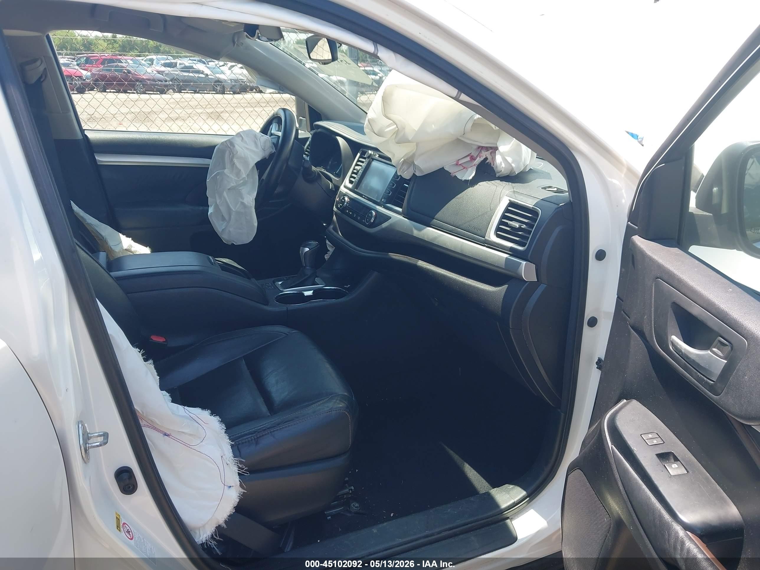 2015 Toyota Highlander Xle V6 White vin: 5TDKKRFH0FS058698