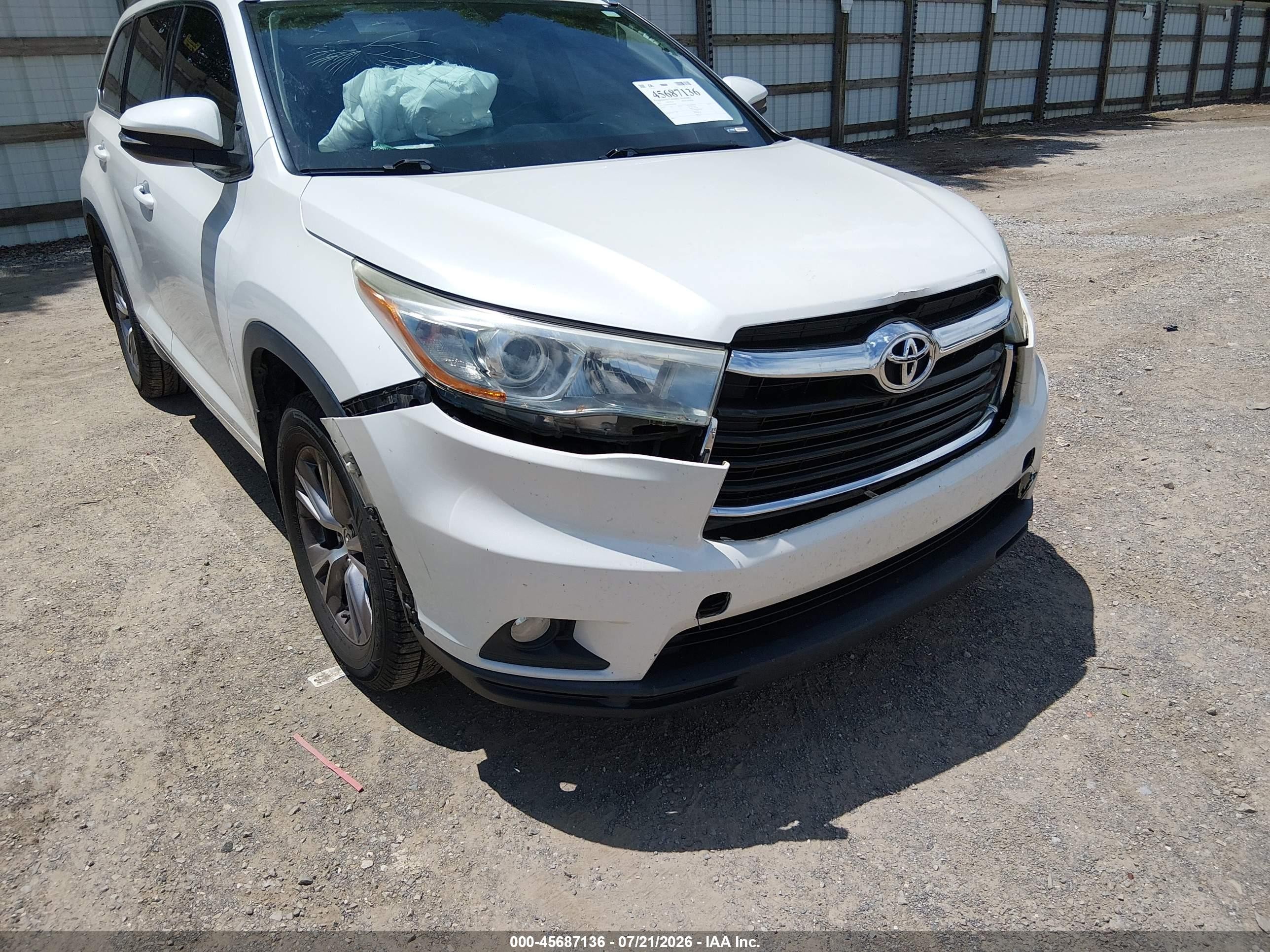 2015 Toyota Highlander Xle V6 White vin: 5TDKKRFH0FS078000