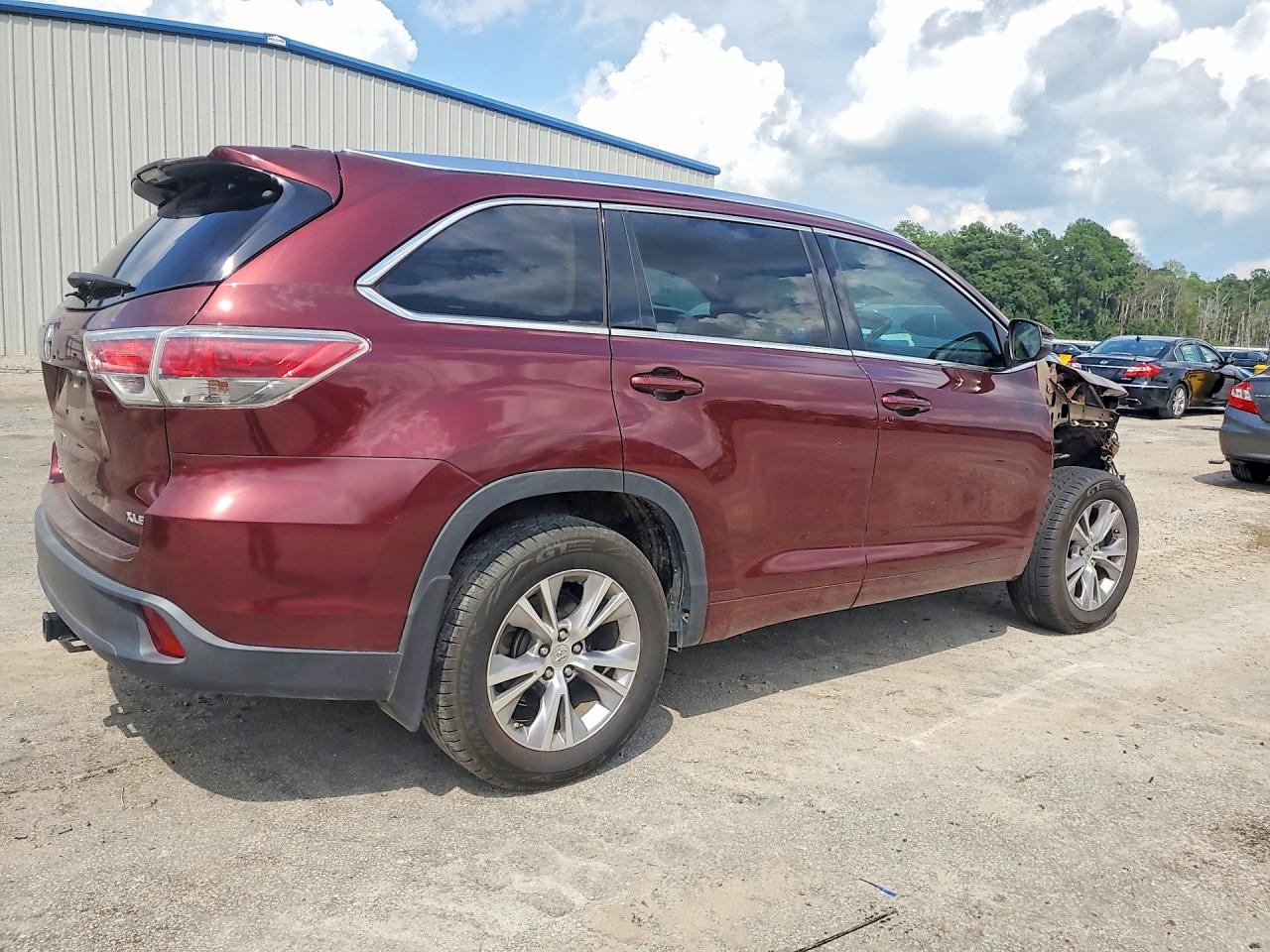 2015 Toyota Highlander Xle Burgundy vin: 5TDKKRFH0FS080104