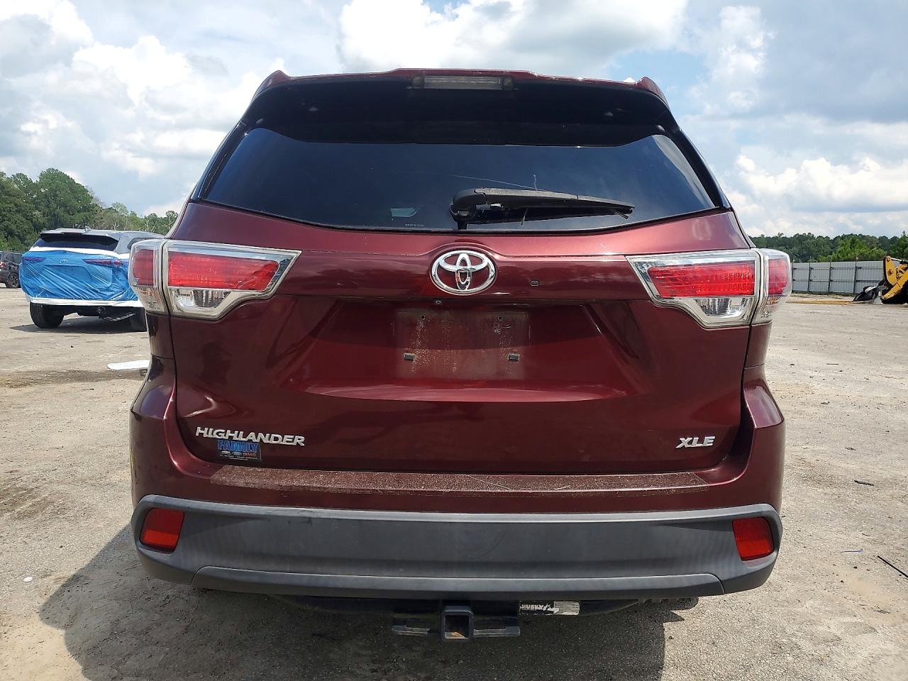 2015 Toyota Highlander Xle Burgundy vin: 5TDKKRFH0FS080104