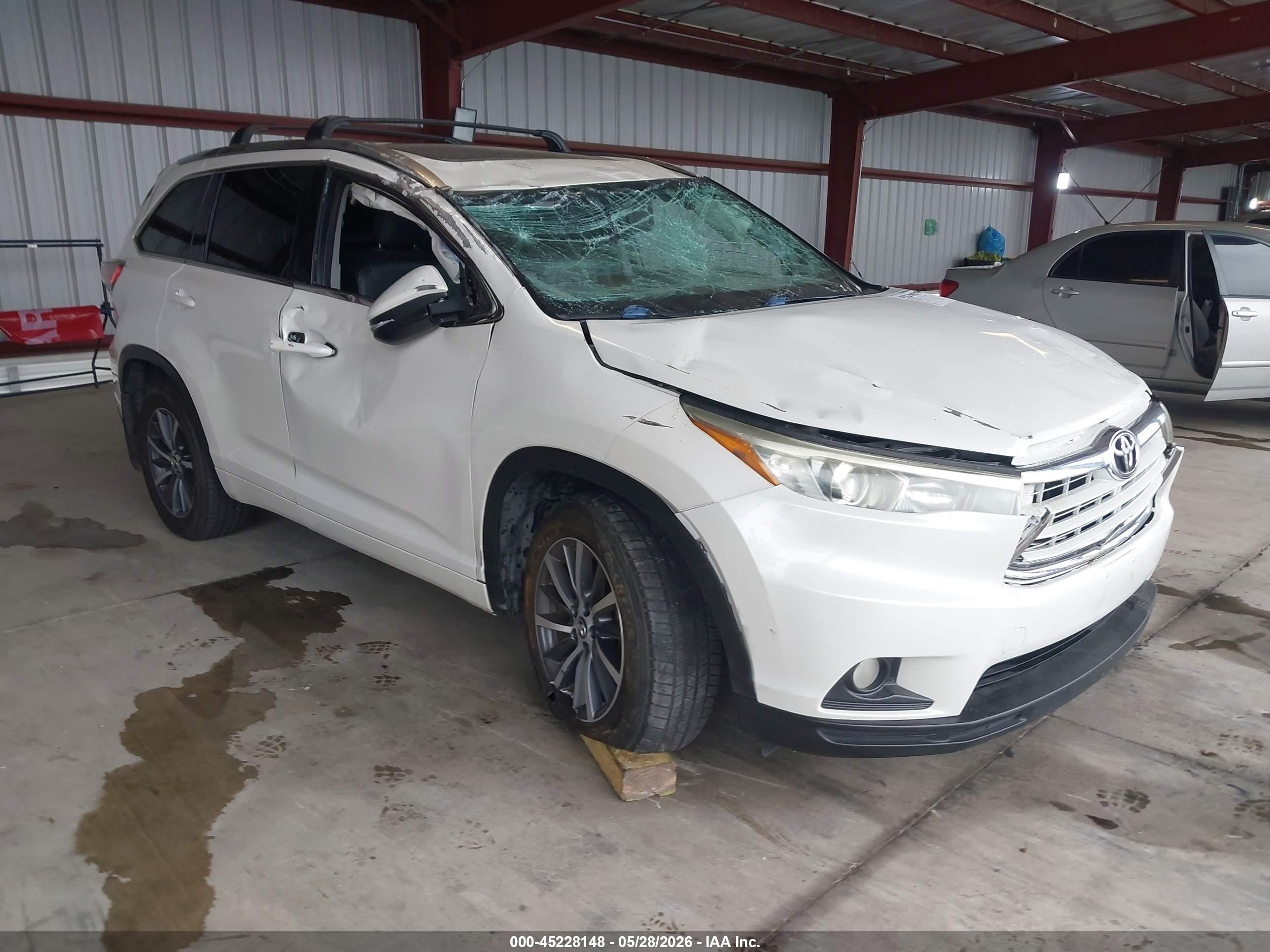 2015 Toyota Highlander Xle V6 Белый vin: 5TDKKRFH0FS080930