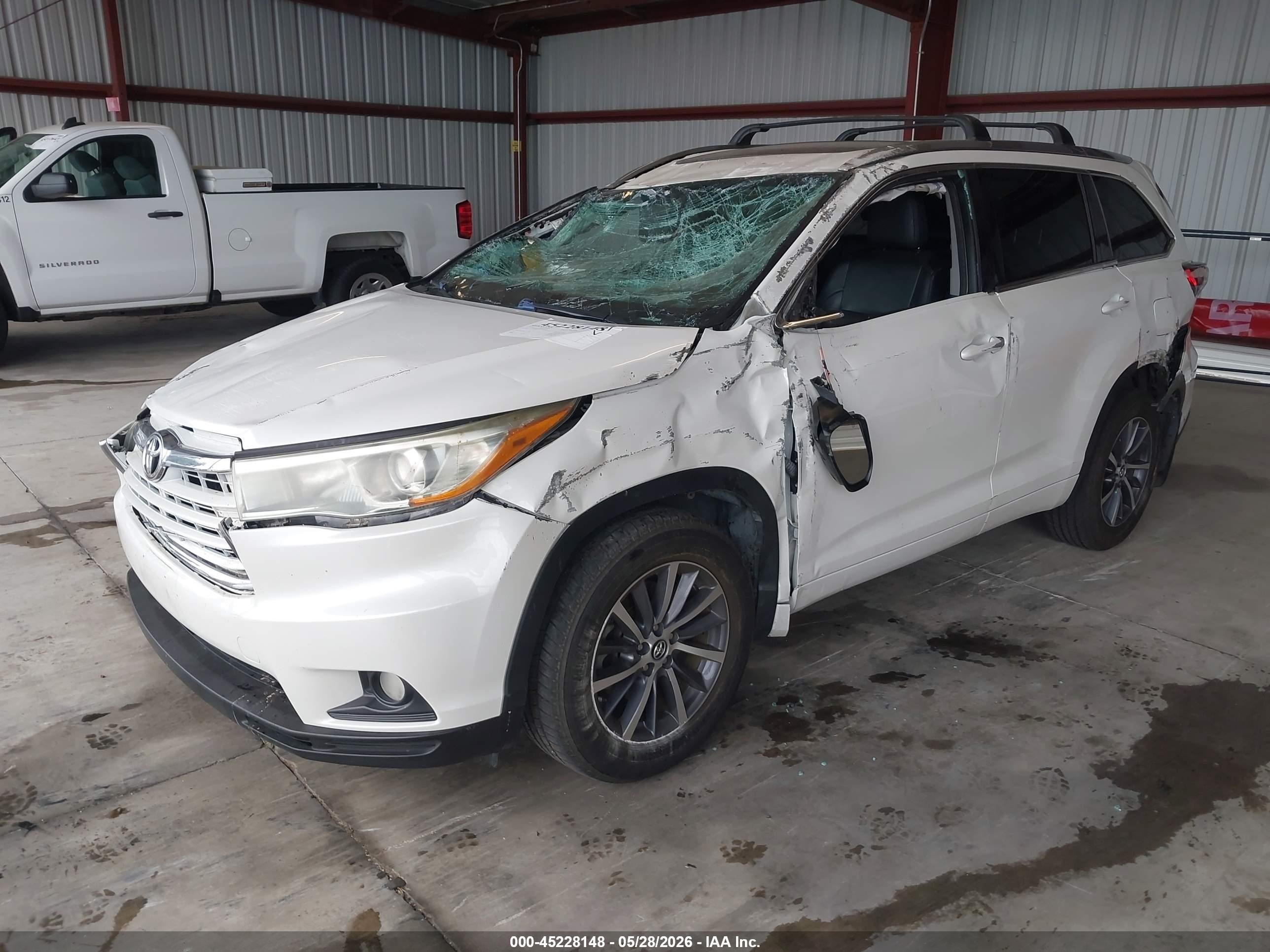 2015 Toyota Highlander Xle V6 Белый vin: 5TDKKRFH0FS080930