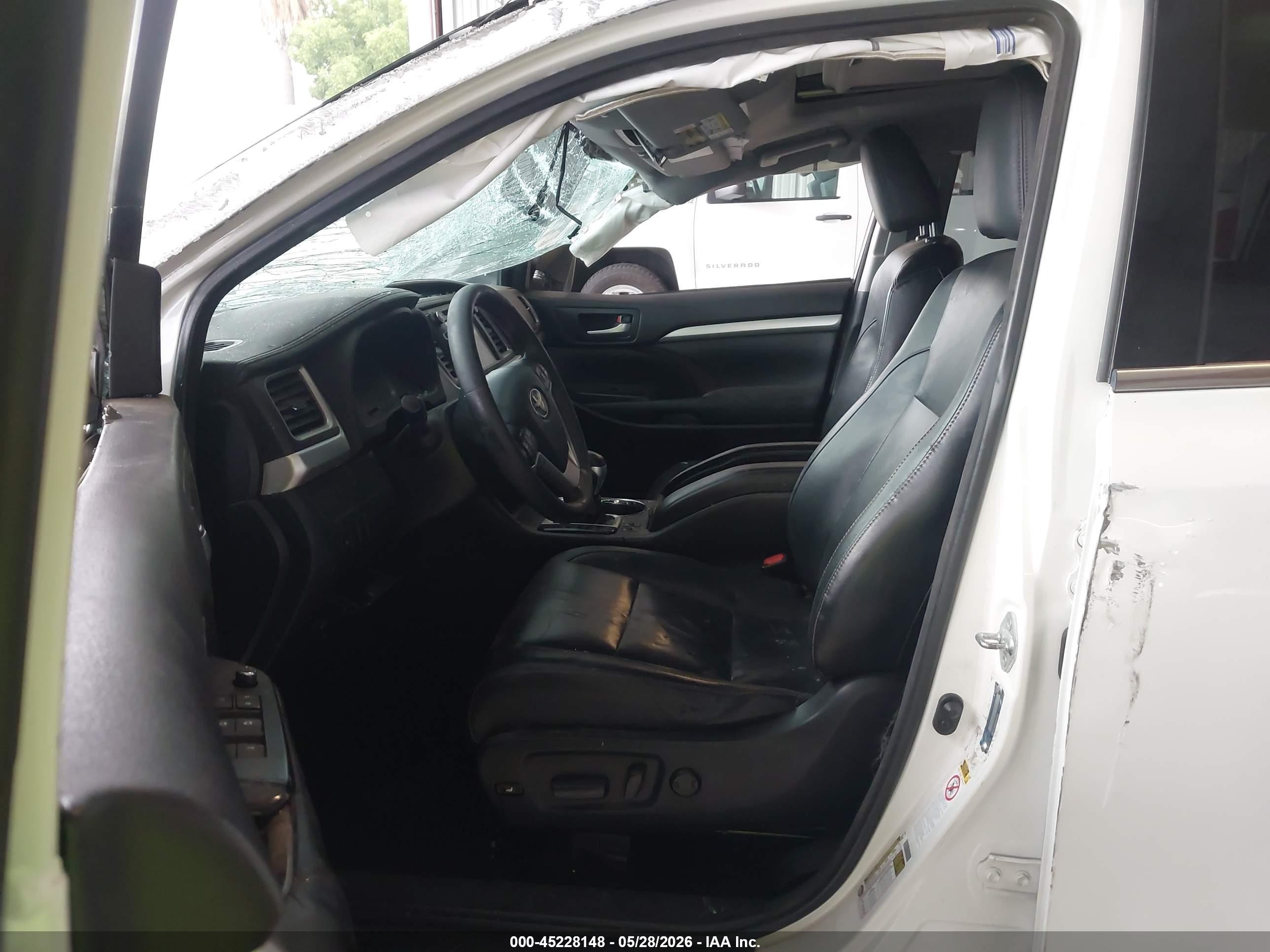 2015 Toyota Highlander Xle V6 Белый vin: 5TDKKRFH0FS080930