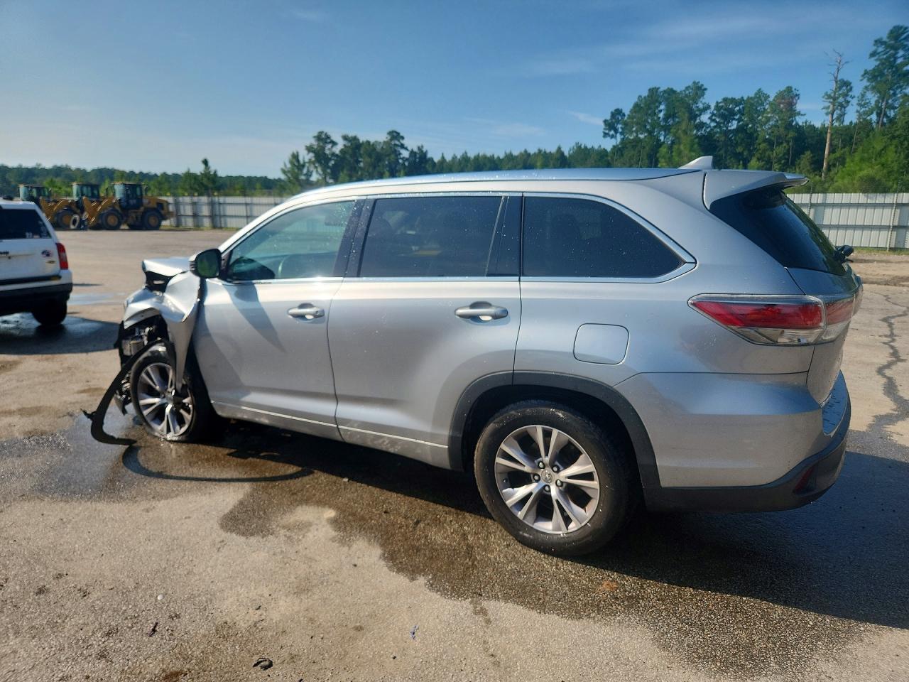 2015 Toyota Highlander Xle Silver vin: 5TDKKRFH0FS087134