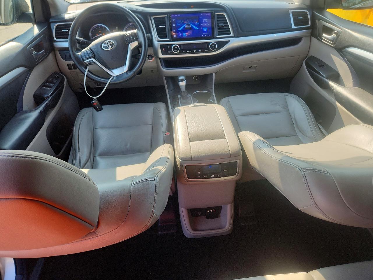 2015 Toyota Highlander Xle Silver vin: 5TDKKRFH0FS087134