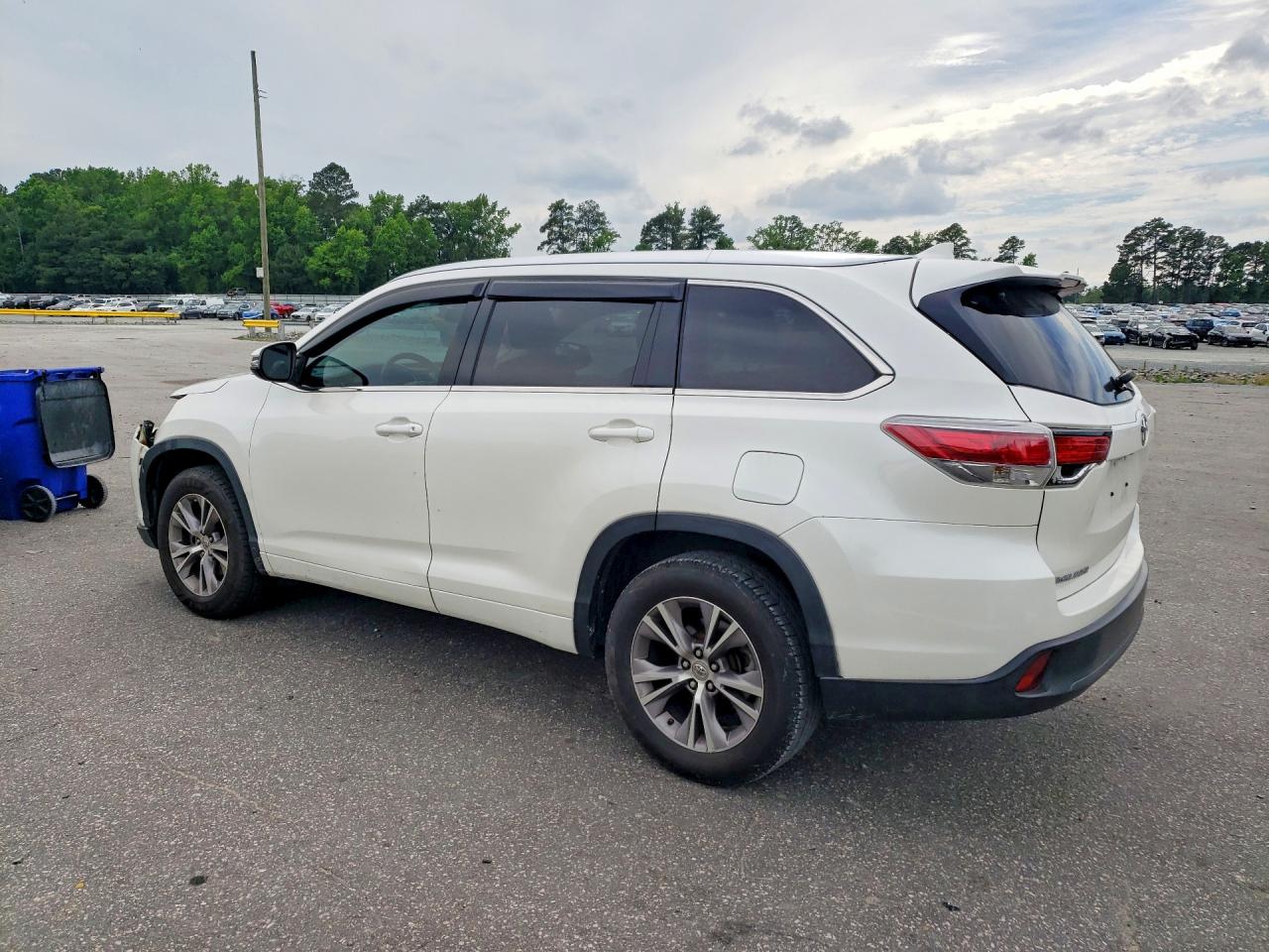 2014 Toyota Highlander Xle White vin: 5TDKKRFH1ES013039