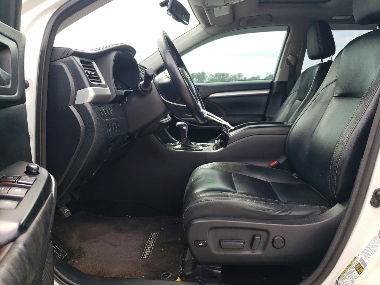 2014 Toyota Highlander Xle White vin: 5TDKKRFH1ES013039