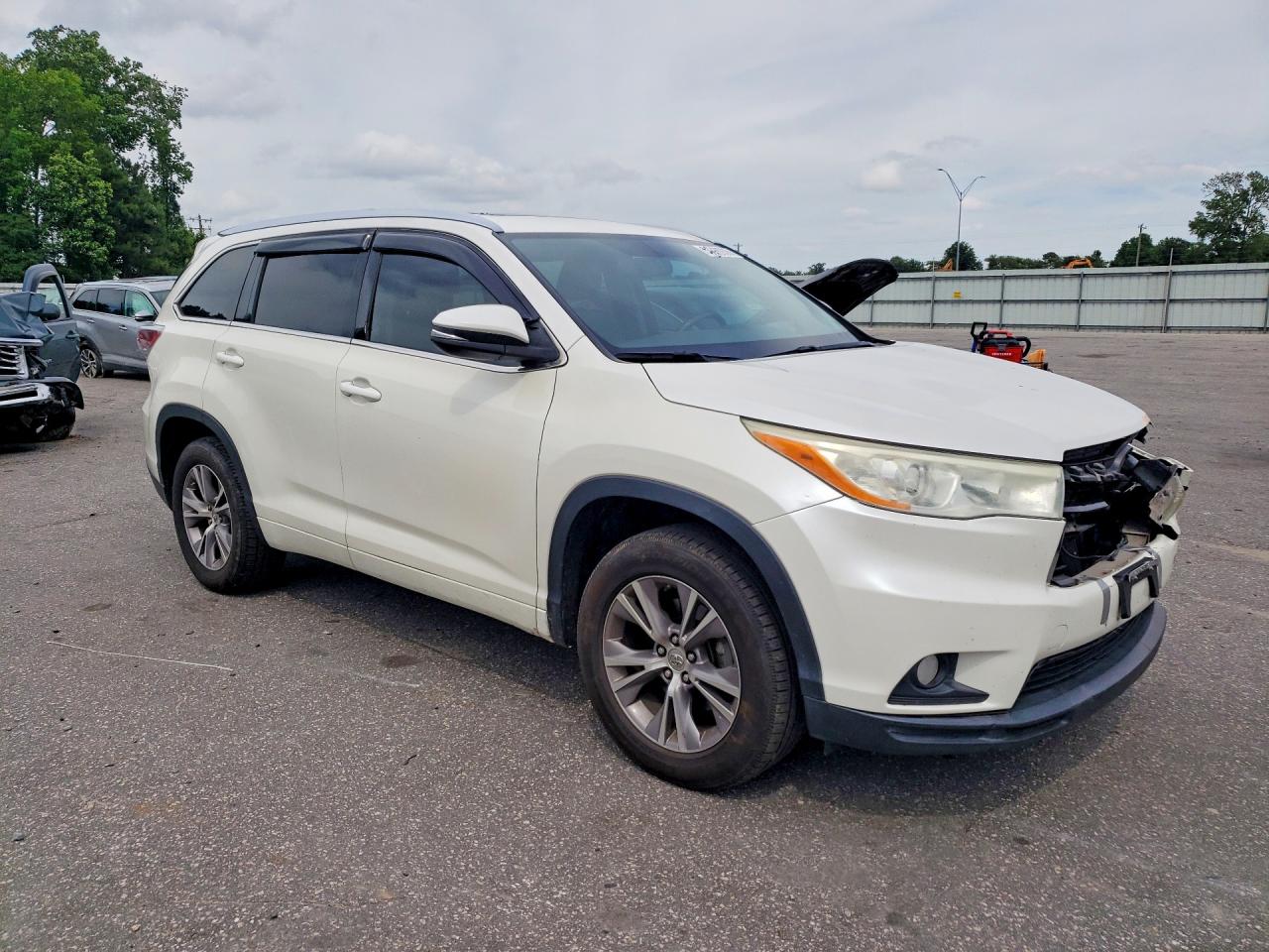 2014 Toyota Highlander Xle White vin: 5TDKKRFH1ES013039