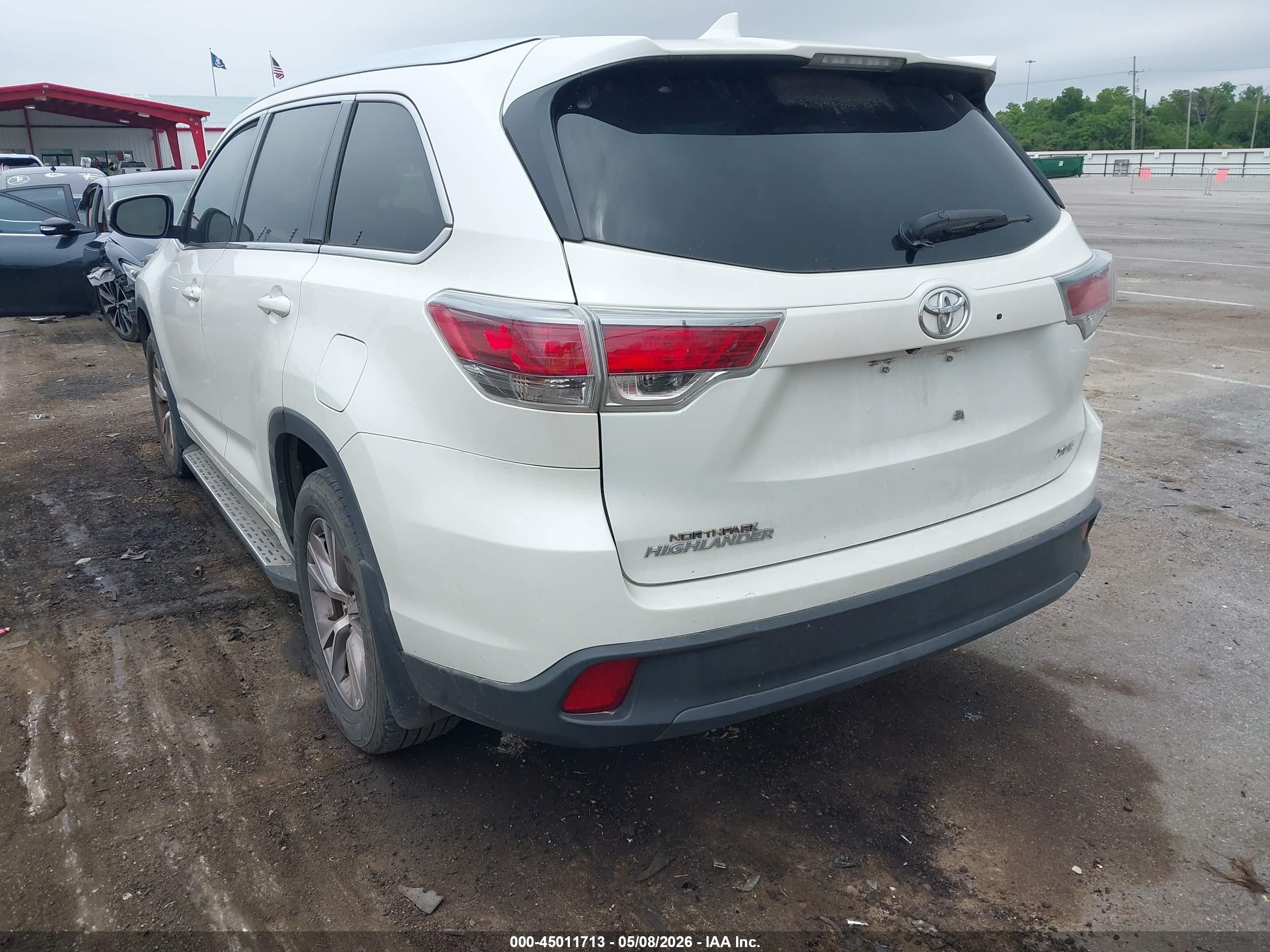 2015 Toyota Highlander Xle V6 White vin: 5TDKKRFH1FS094058