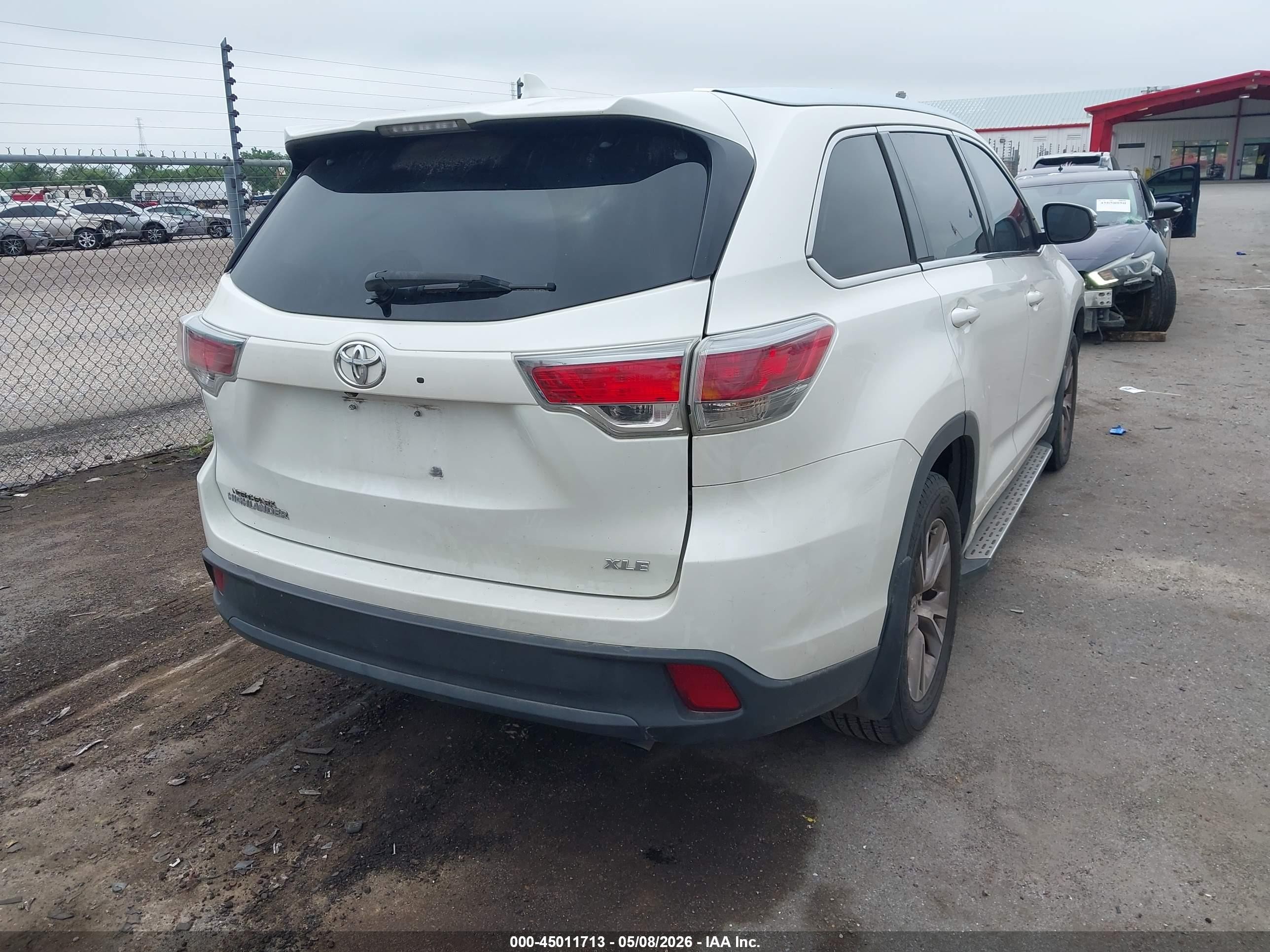 2015 Toyota Highlander Xle V6 White vin: 5TDKKRFH1FS094058