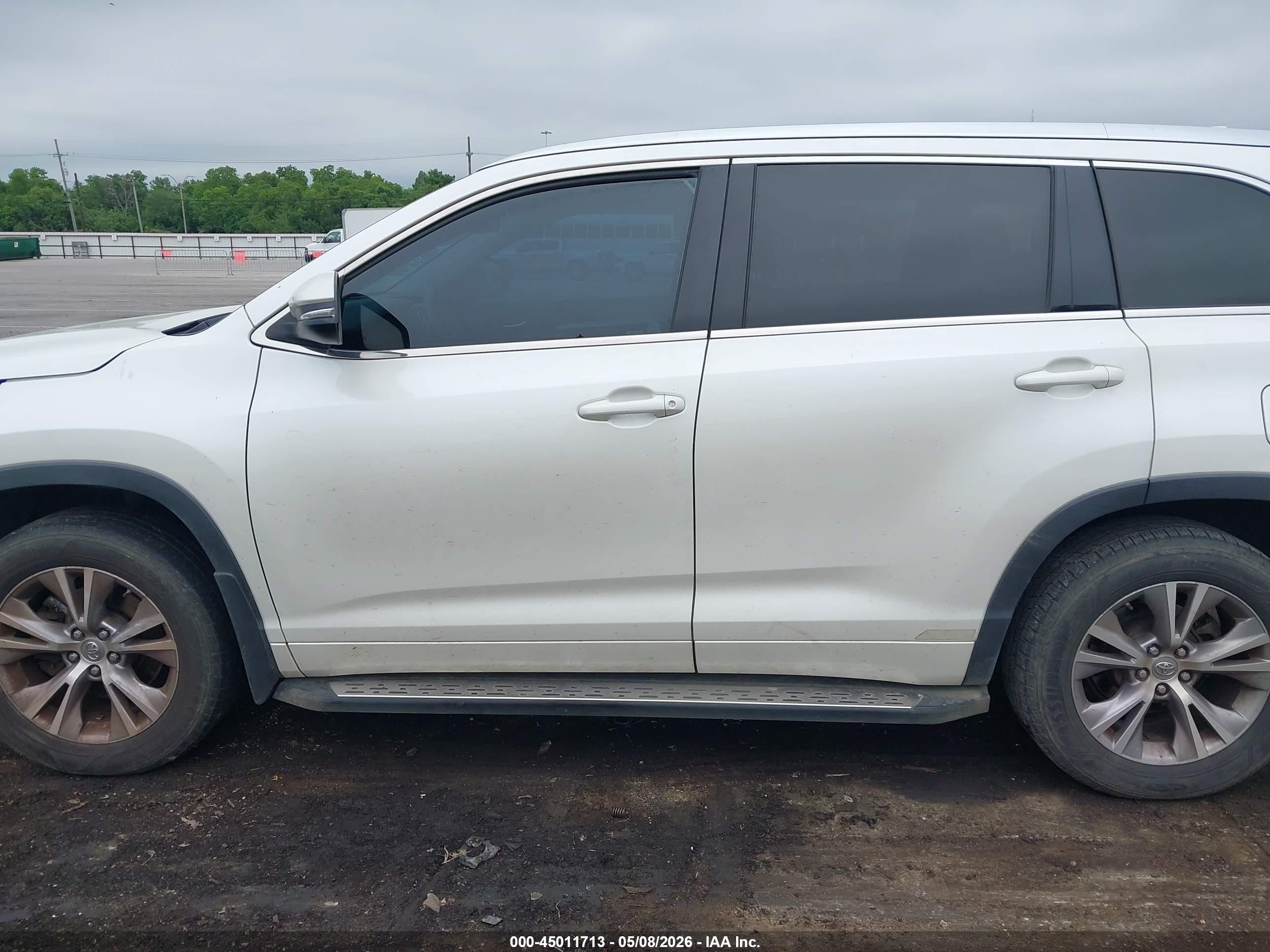2015 Toyota Highlander Xle V6 White vin: 5TDKKRFH1FS094058