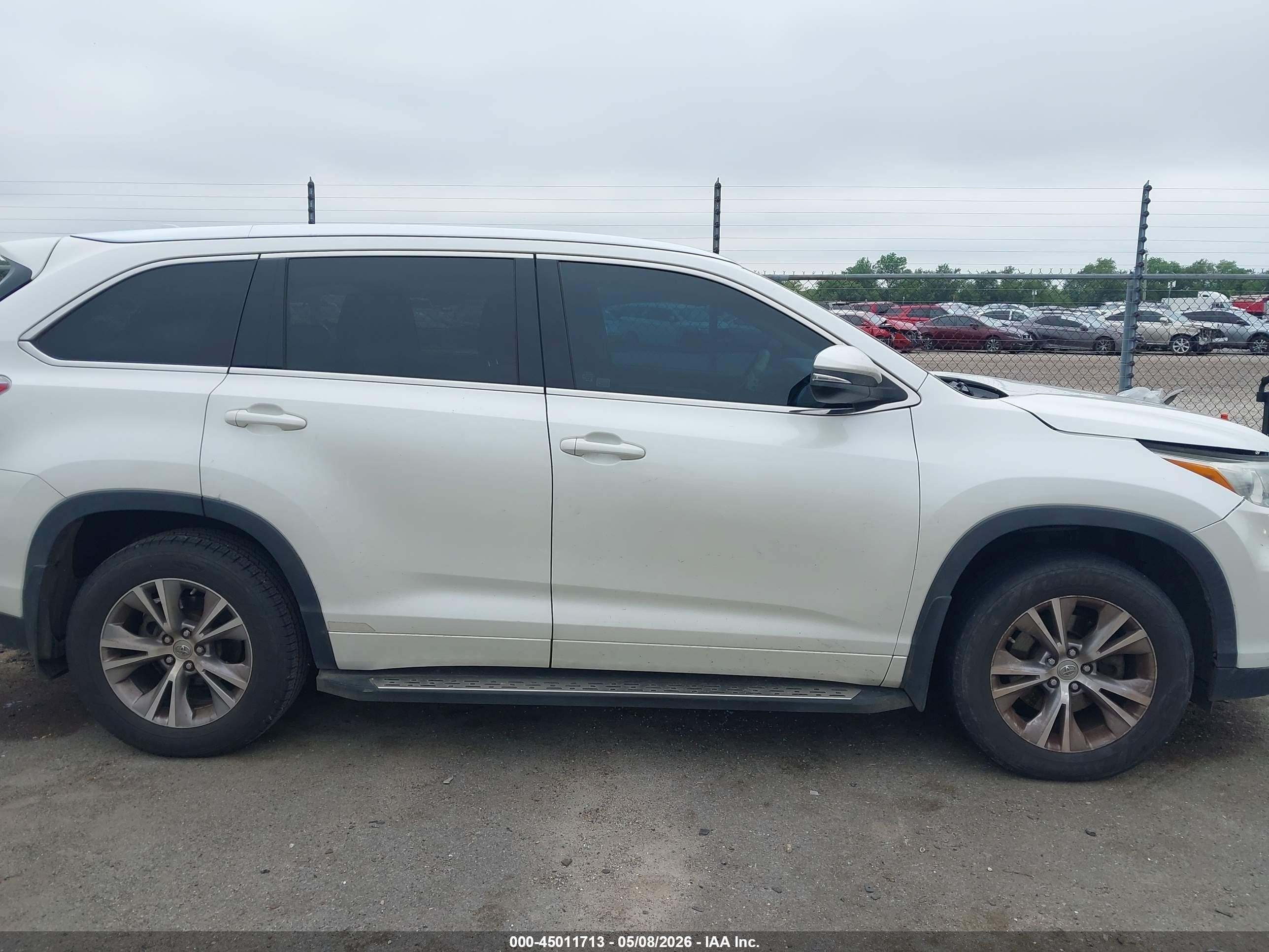 2015 Toyota Highlander Xle V6 White vin: 5TDKKRFH1FS094058
