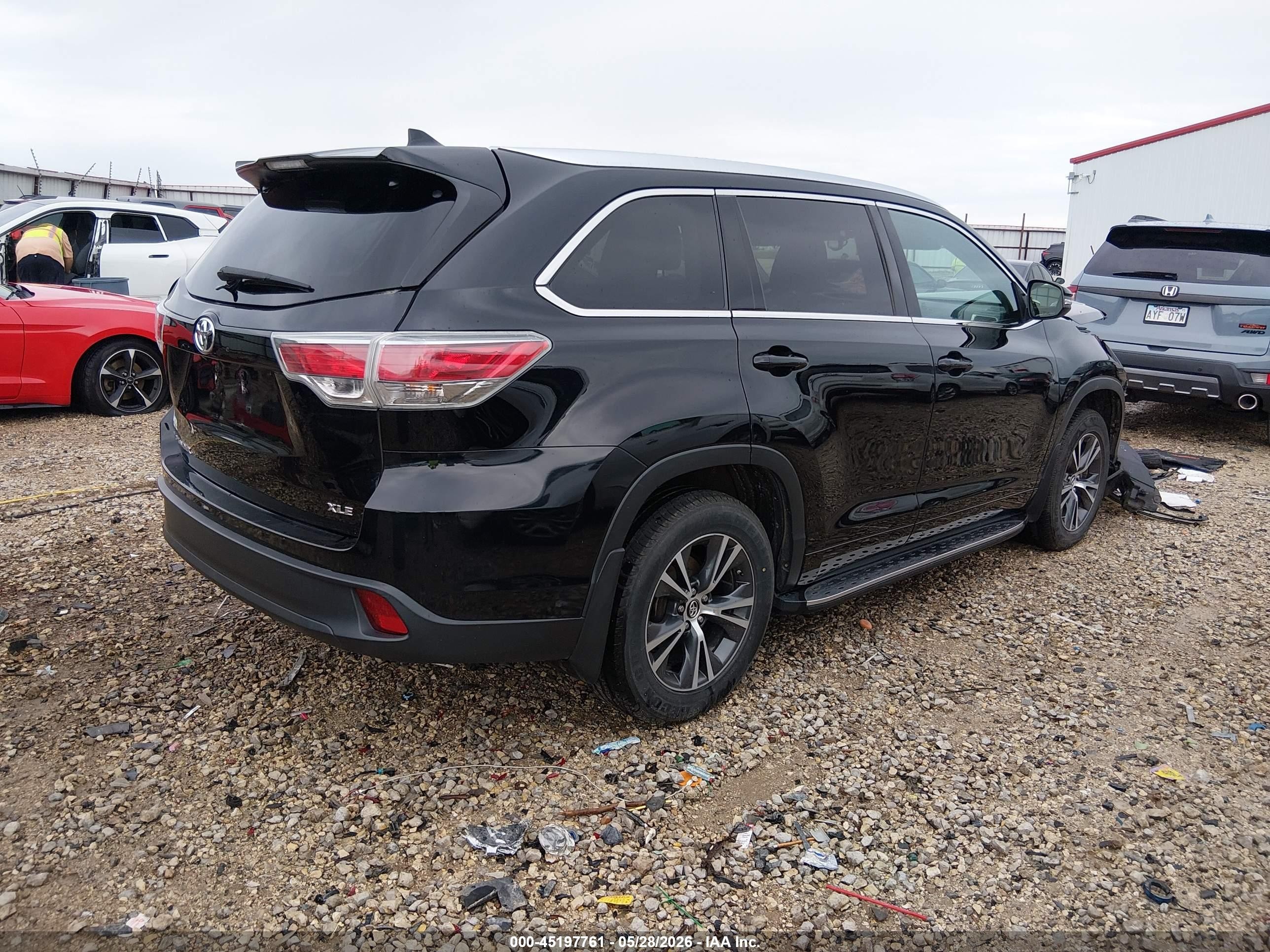2016 Toyota Highlander Xle V6 Black vin: 5TDKKRFH1GS152090