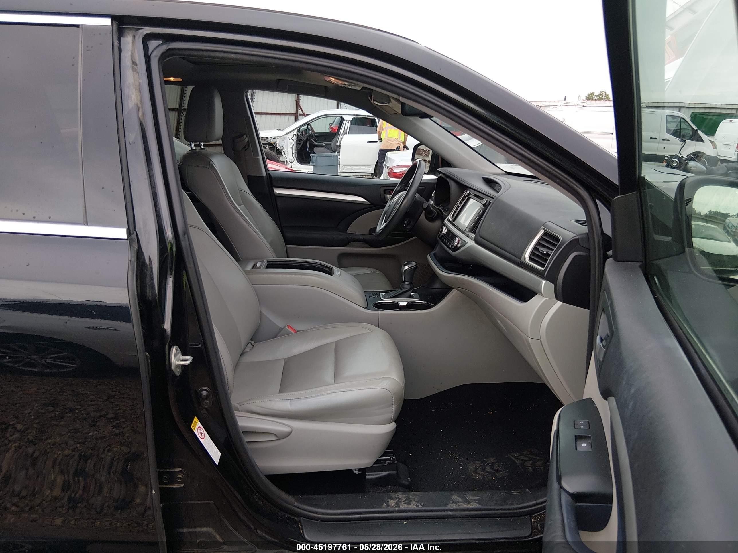 2016 Toyota Highlander Xle V6 Black vin: 5TDKKRFH1GS152090