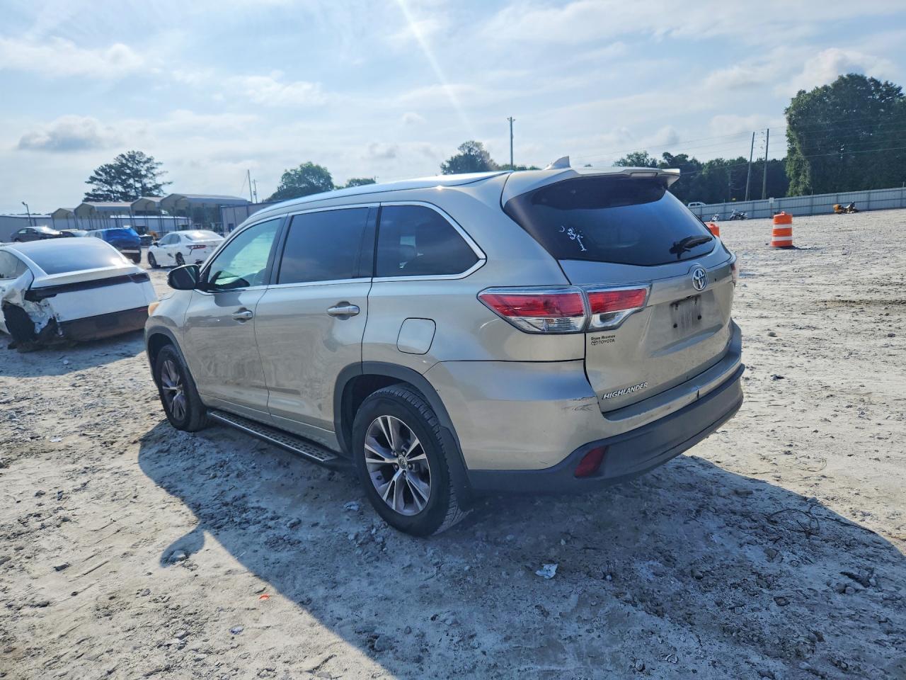 2014 Toyota Highlander Xle Gold vin: 5TDKKRFH2ES011154