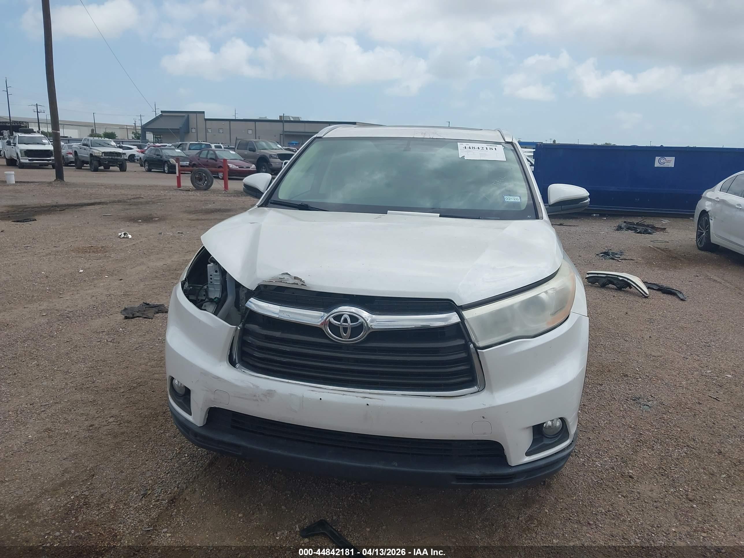 2014 Toyota Highlander Xle V6 White vin: 5TDKKRFH2ES015222
