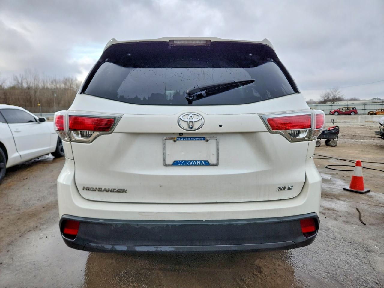 2015 Toyota Highlander Xle Бежевый vin: 5TDKKRFH2FS047251