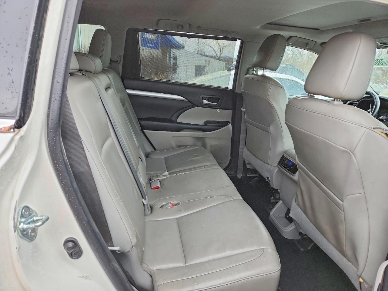 2015 Toyota Highlander Xle Бежевый vin: 5TDKKRFH2FS047251