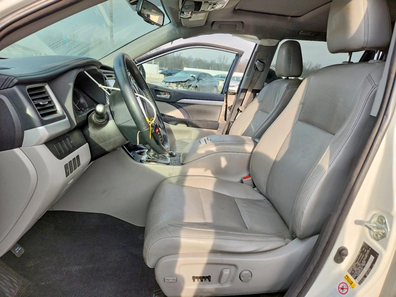 2015 Toyota Highlander Xle Бежевый vin: 5TDKKRFH2FS047251