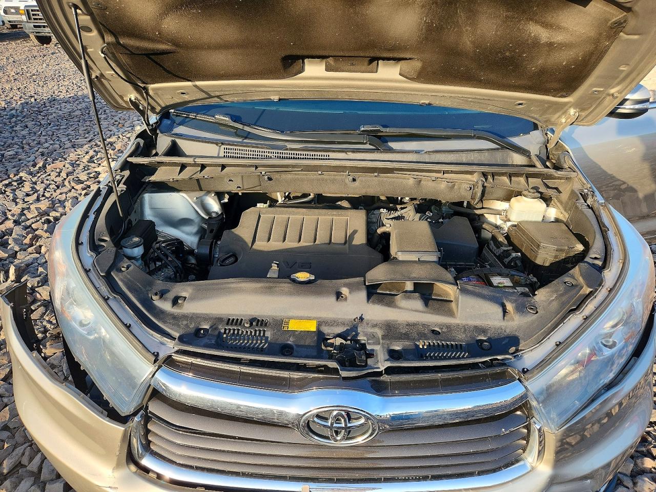 2015 Toyota Highlander Xle Silver vin: 5TDKKRFH2FS054457