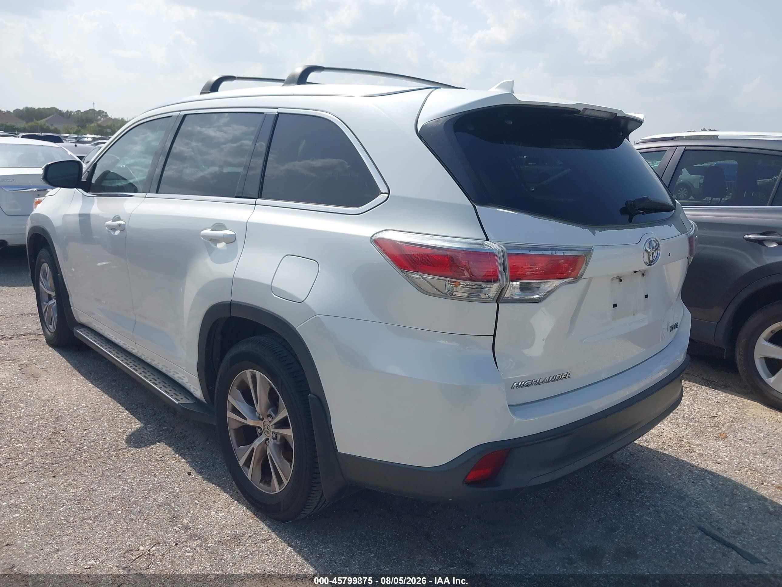 2015 Toyota Highlander Xle V6 White vin: 5TDKKRFH2FS077981