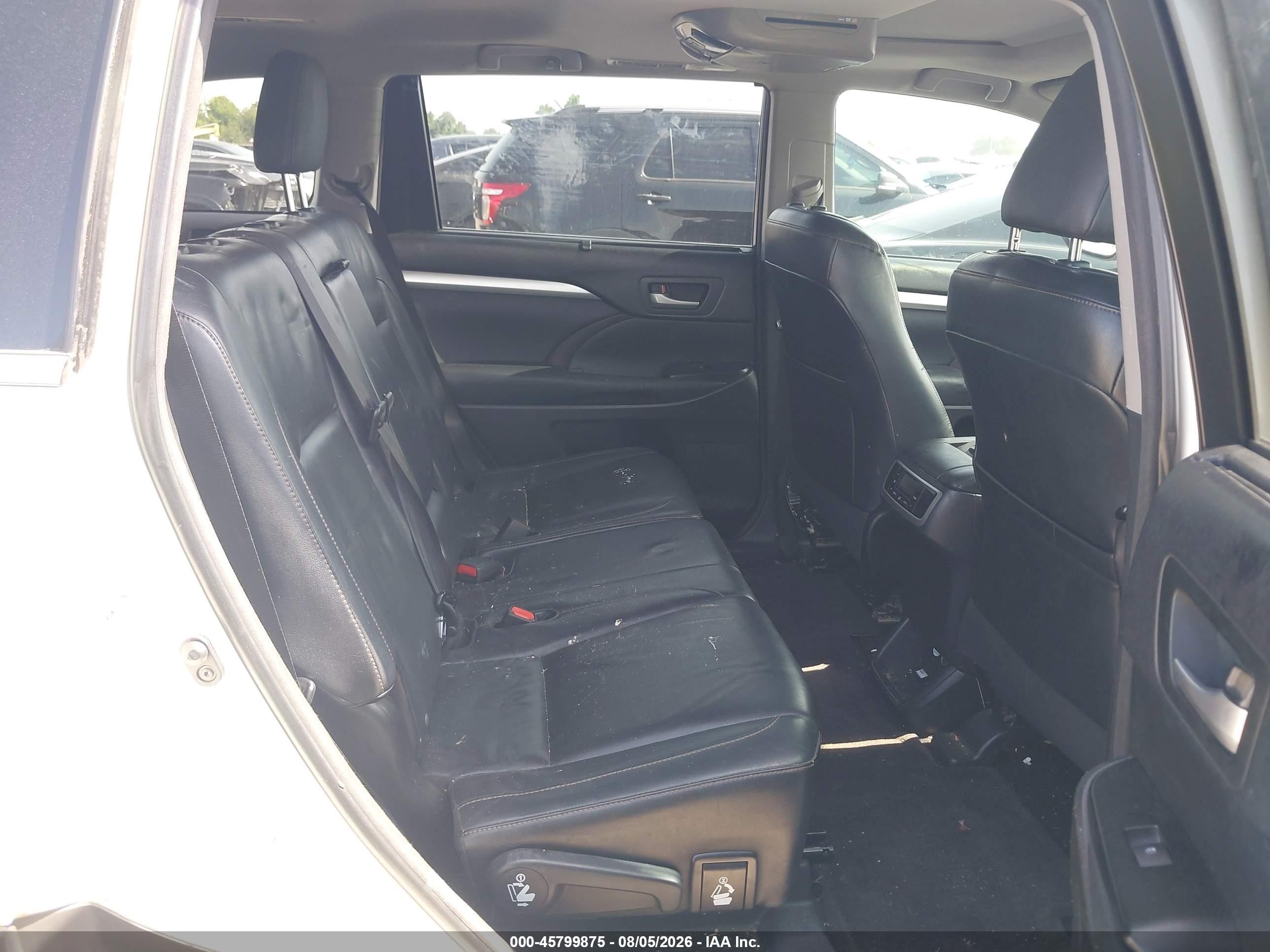 2015 Toyota Highlander Xle V6 White vin: 5TDKKRFH2FS077981