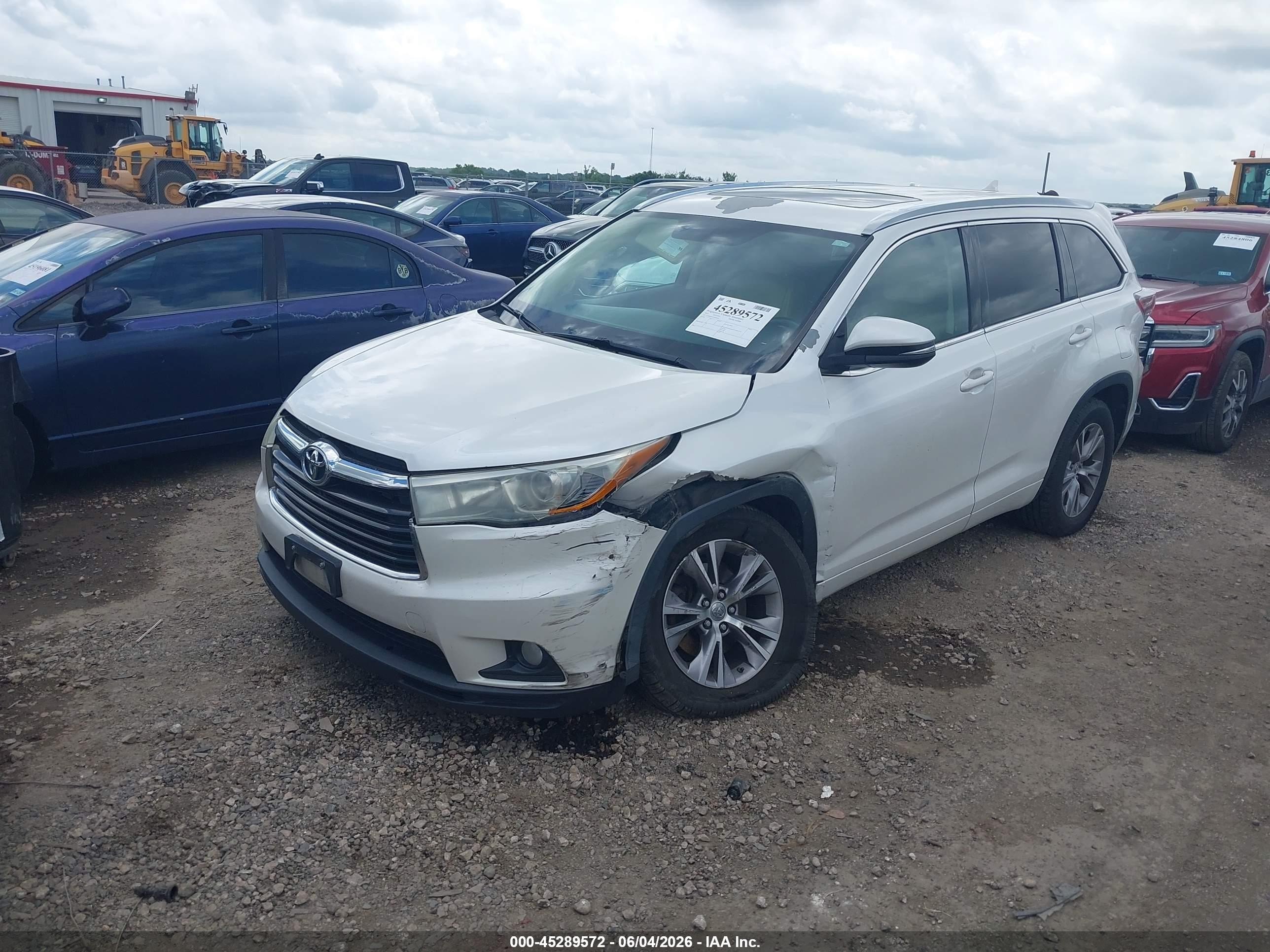 2015 Toyota Highlander Xle V6 White vin: 5TDKKRFH2FS094912