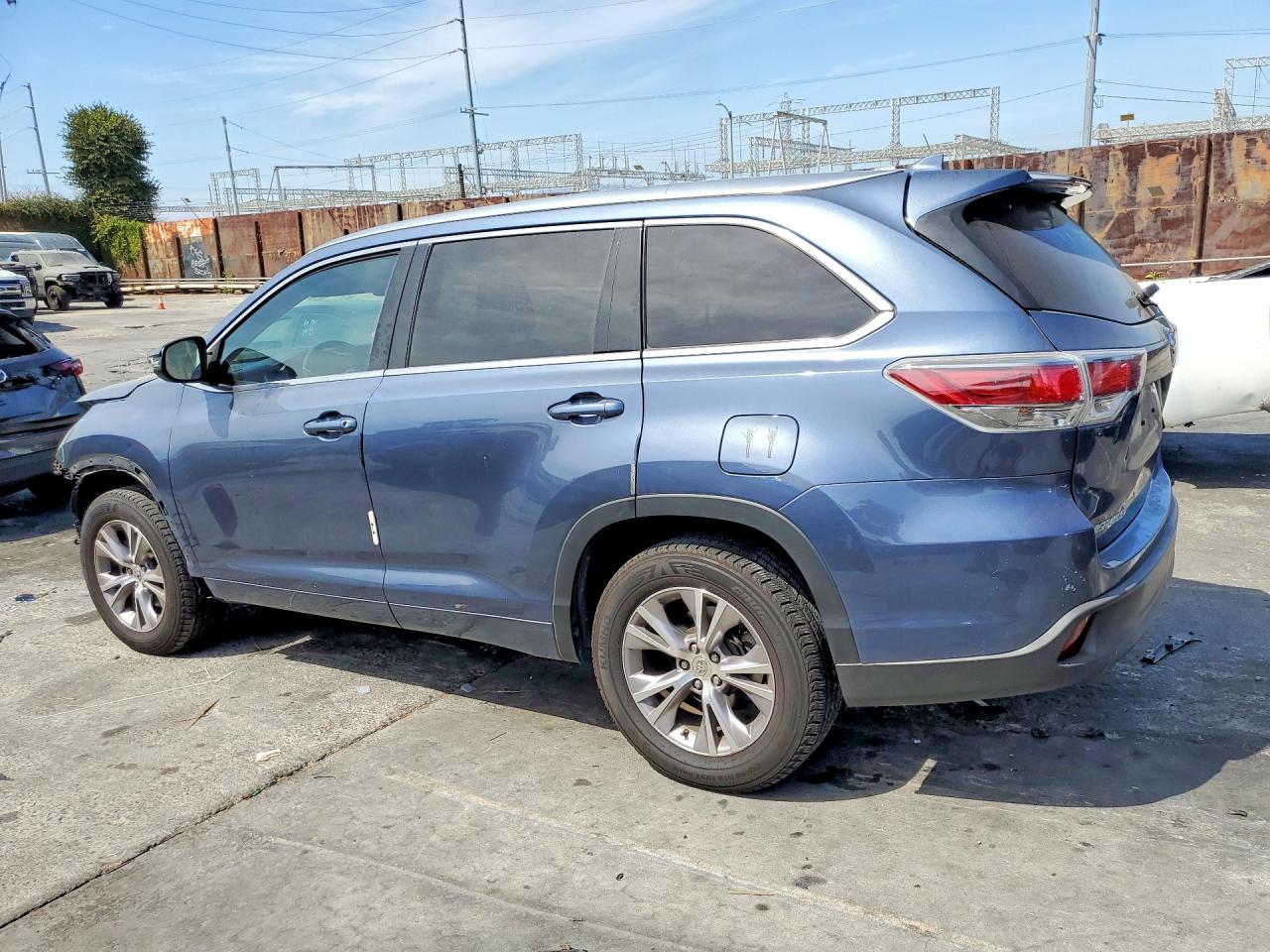 2015 Toyota Highlander Xle Blue vin: 5TDKKRFH2FS117511