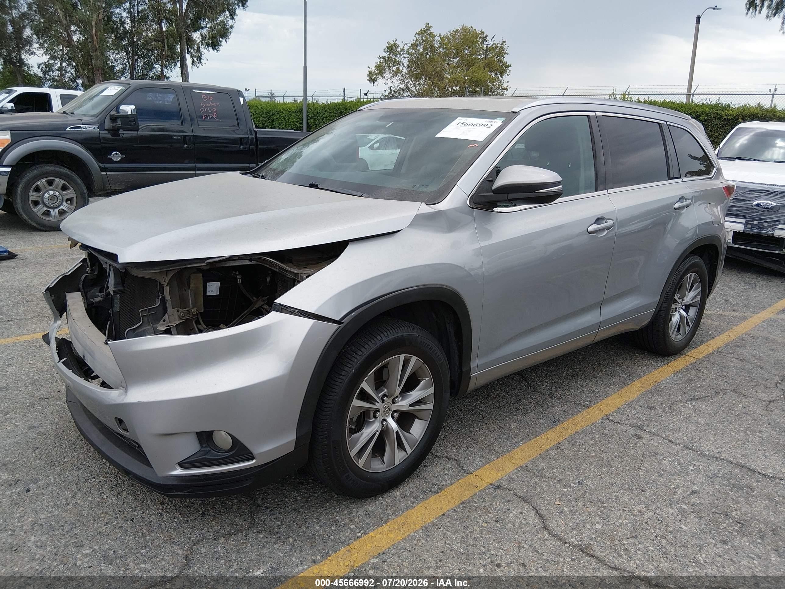 2014 Toyota Highlander Xle V6 Серебряный vin: 5TDKKRFH3ES013852