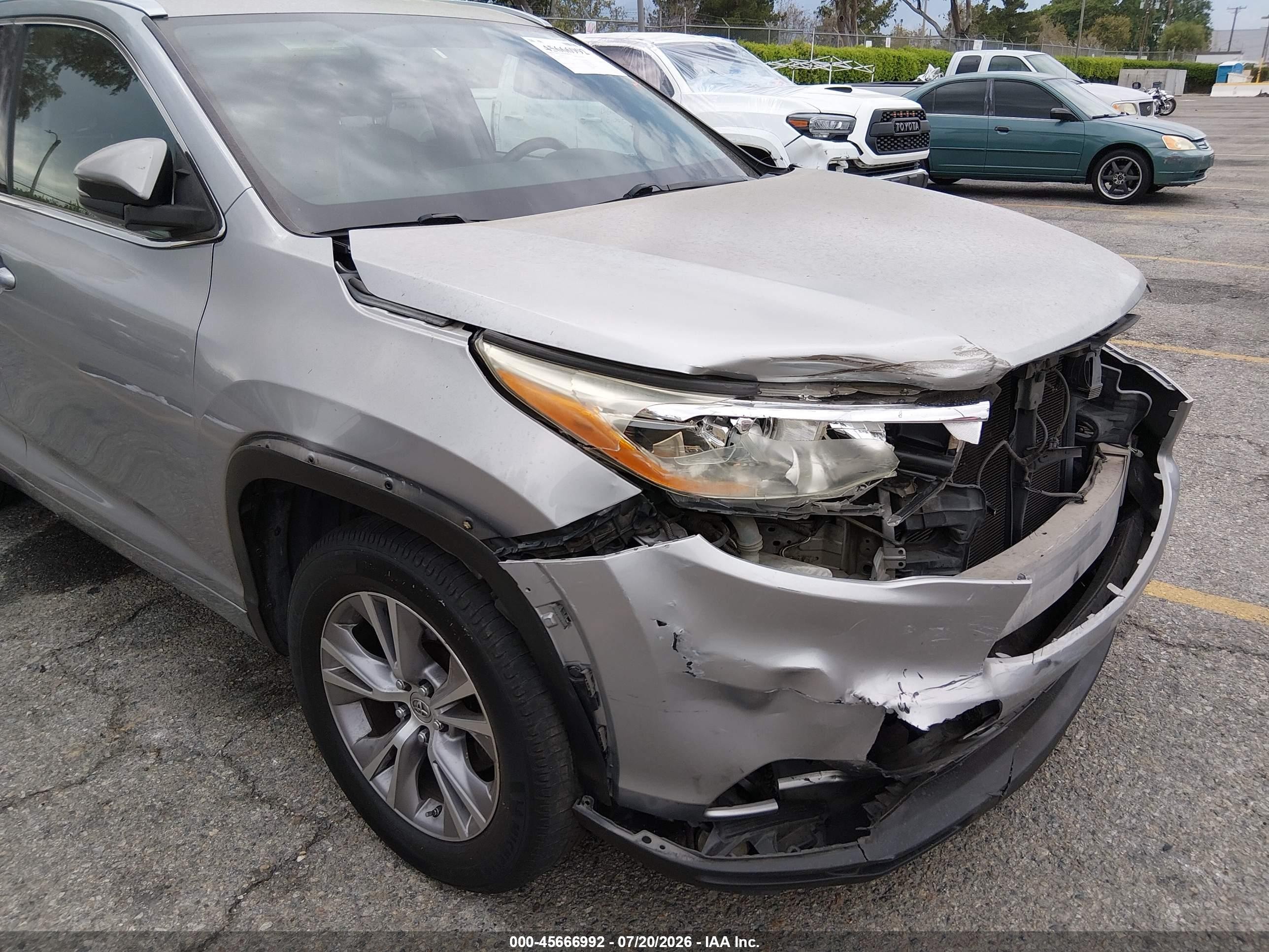 2014 Toyota Highlander Xle V6 Серебряный vin: 5TDKKRFH3ES013852