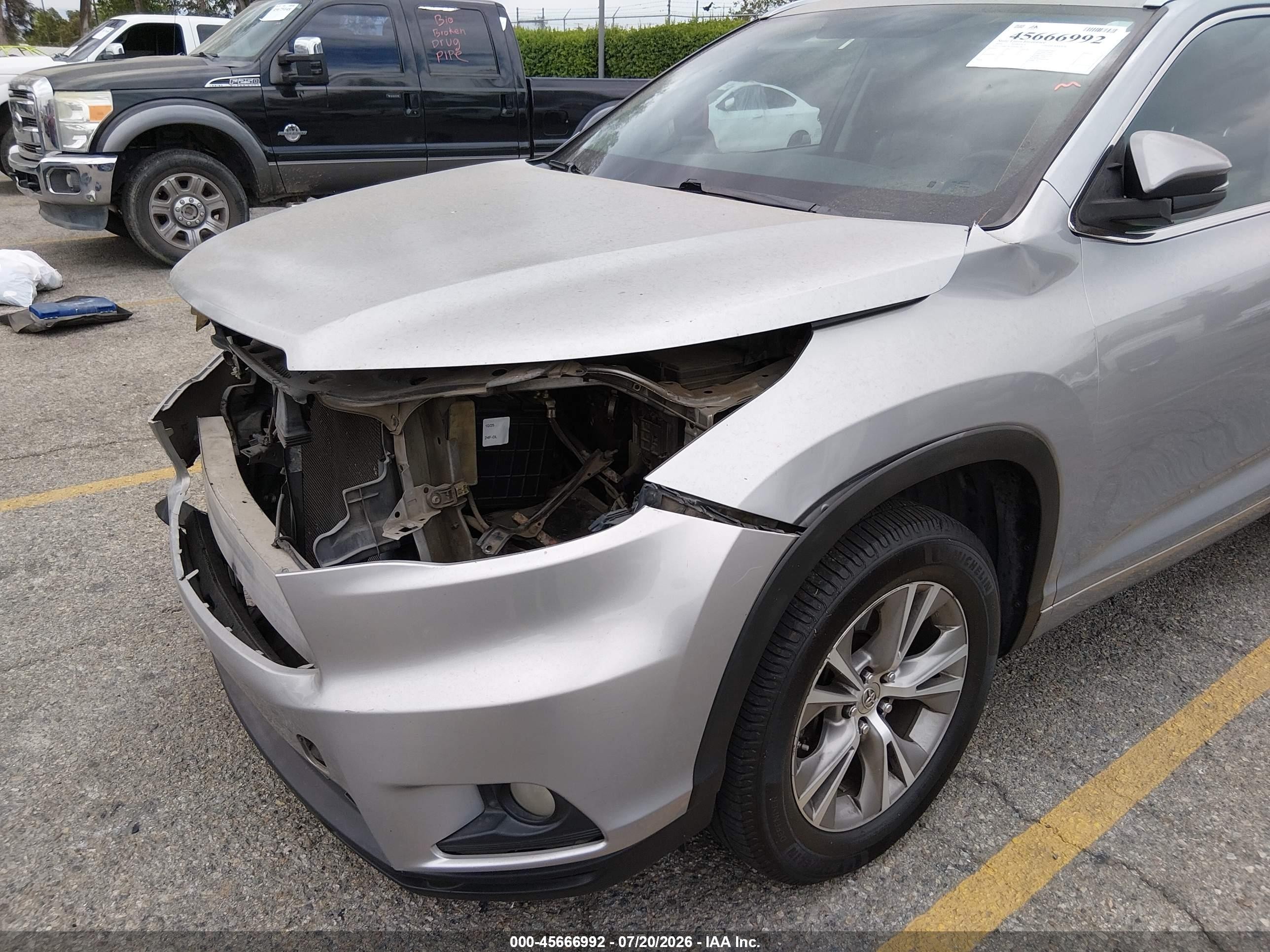 2014 Toyota Highlander Xle V6 Серебряный vin: 5TDKKRFH3ES013852