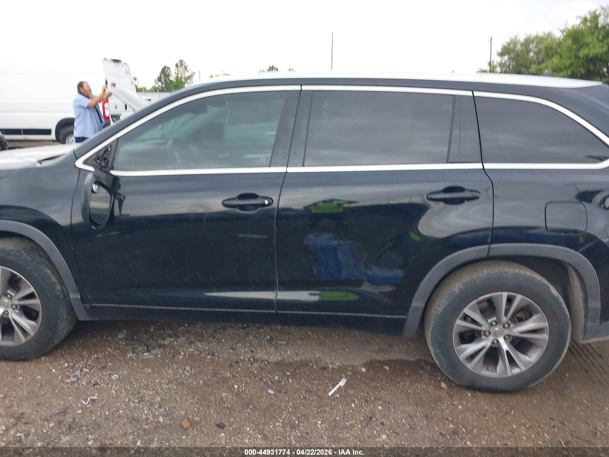 2014 Toyota Highlander Xle V6 Black vin: 5TDKKRFH3ES016072