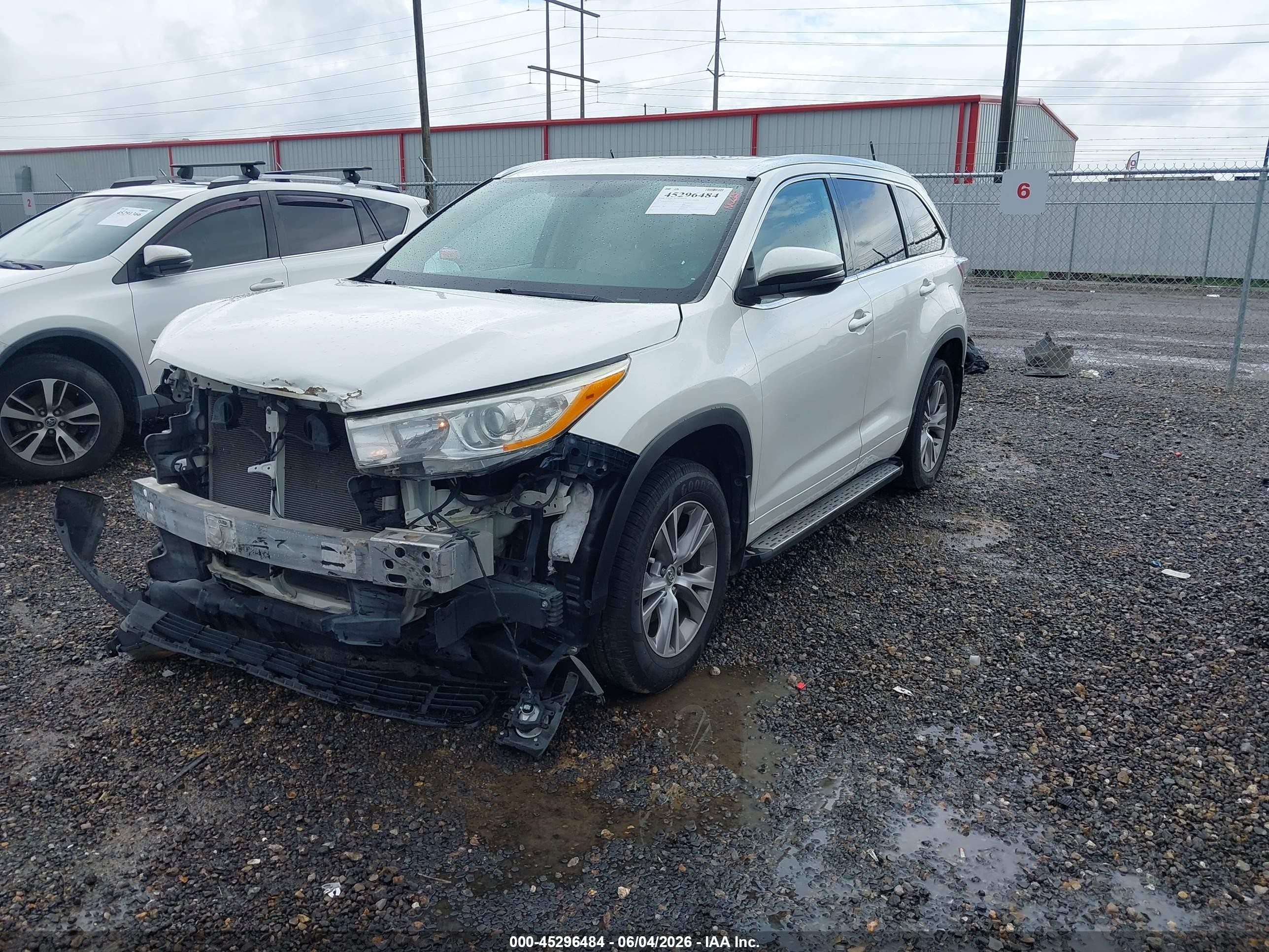 2014 Toyota Highlander Xle V6 White vin: 5TDKKRFH3ES029212