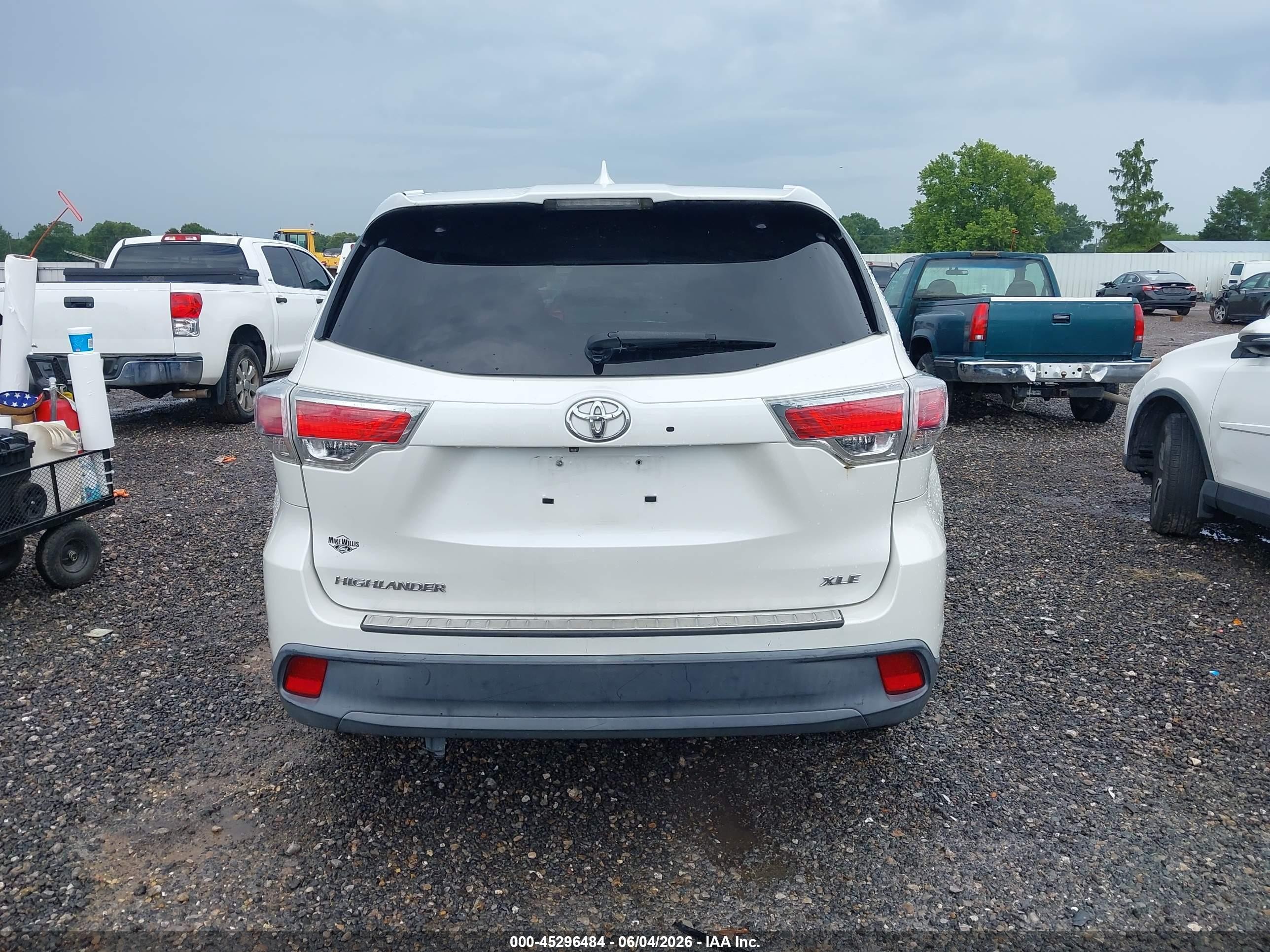 2014 Toyota Highlander Xle V6 White vin: 5TDKKRFH3ES029212