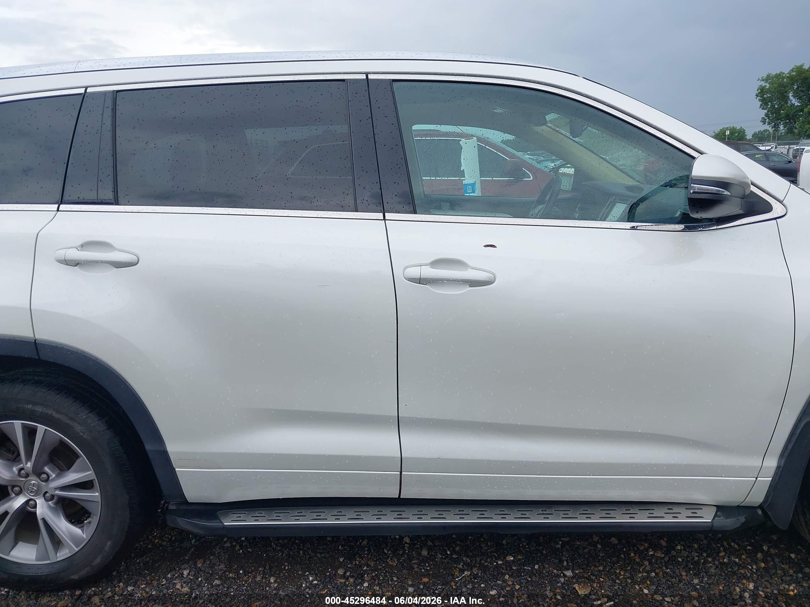 2014 Toyota Highlander Xle V6 White vin: 5TDKKRFH3ES029212