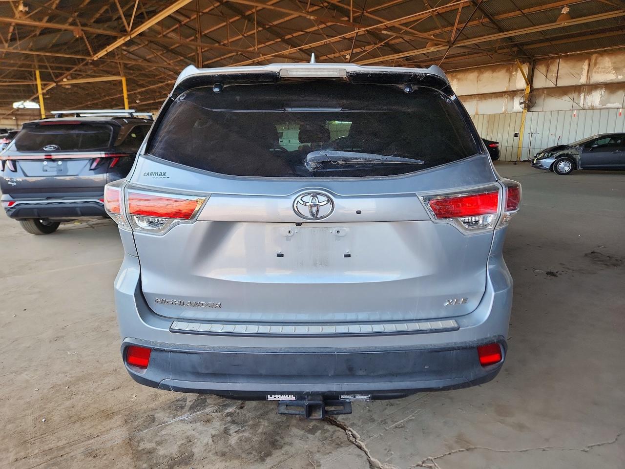 2015 Toyota Highlander Xle Серебряный vin: 5TDKKRFH3FS093526