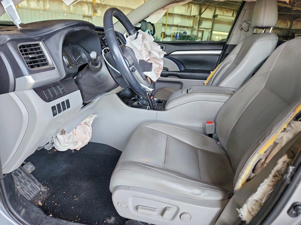 2015 Toyota Highlander Xle Серебряный vin: 5TDKKRFH3FS093526