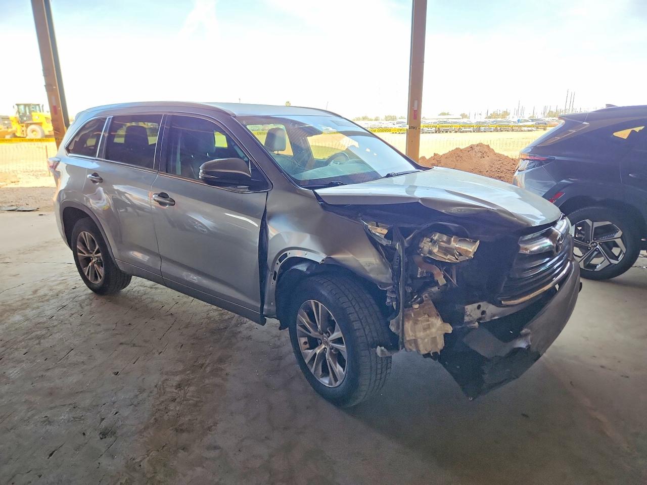 2015 Toyota Highlander Xle Серебряный vin: 5TDKKRFH3FS093526