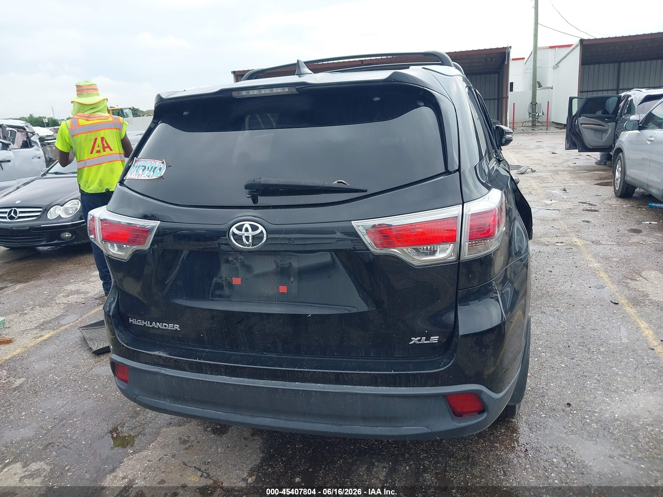 2015 Toyota Highlander Xle V6 Black vin: 5TDKKRFH3FS111362