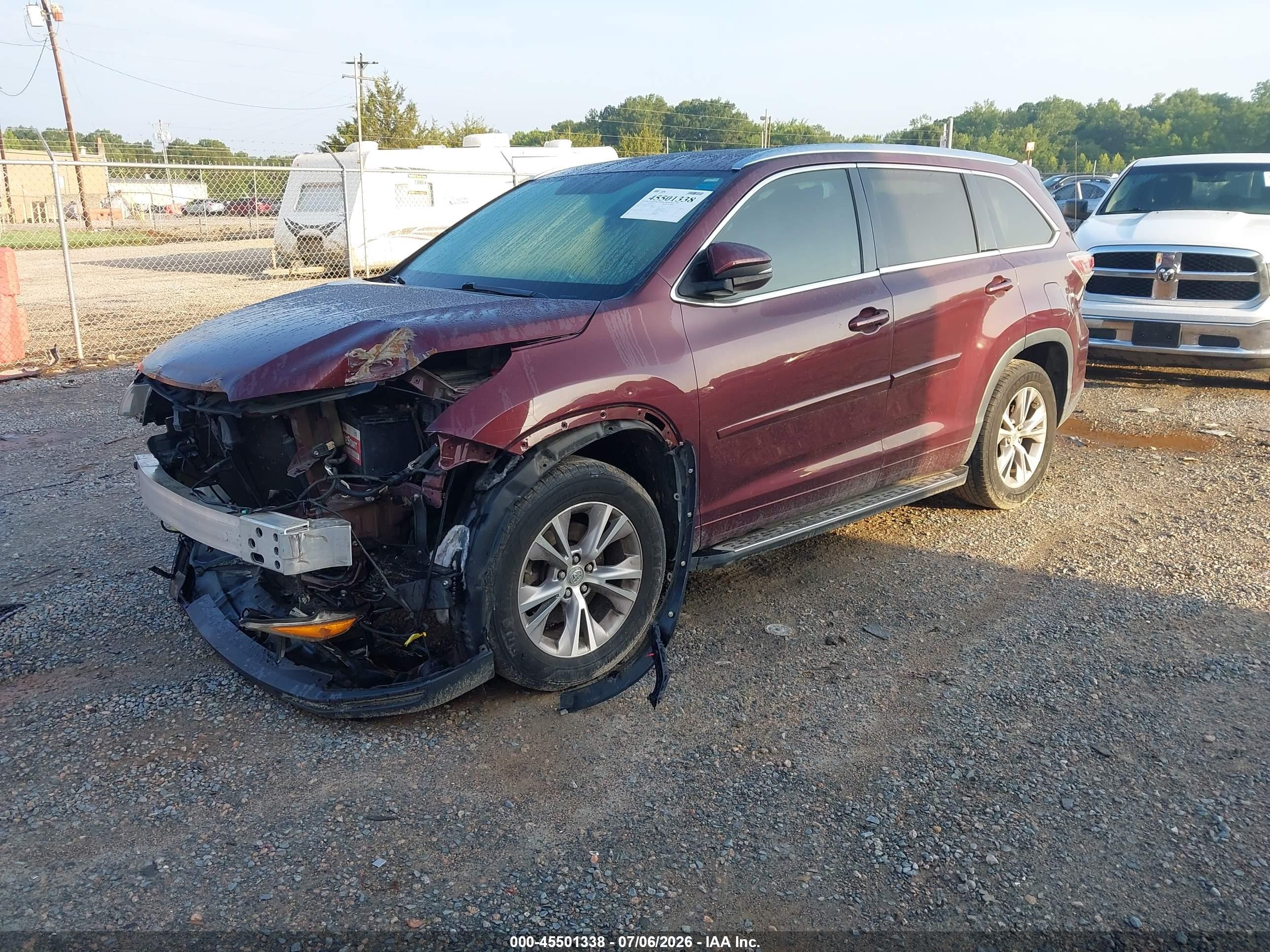 2015 Toyota Highlander Xle V6 Burgundy vin: 5TDKKRFH3FS113404