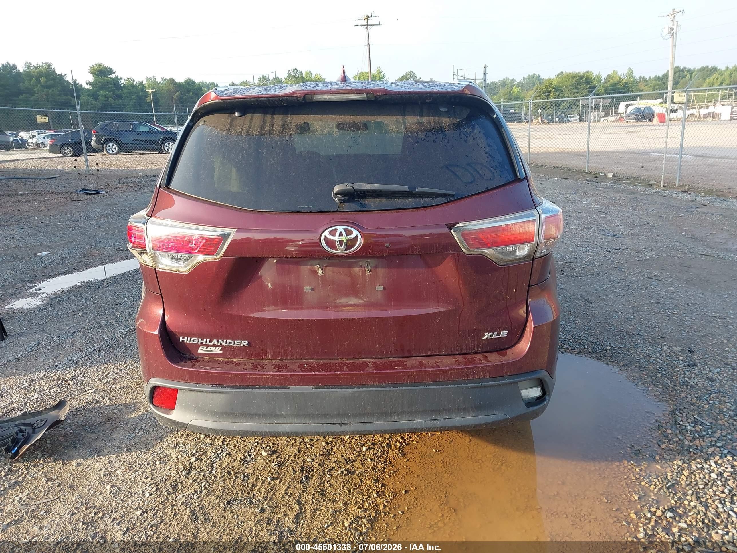 2015 Toyota Highlander Xle V6 Burgundy vin: 5TDKKRFH3FS113404