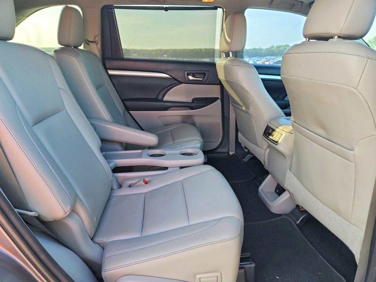 2015 Toyota Highlander Xle Серый vin: 5TDKKRFH4FS049776